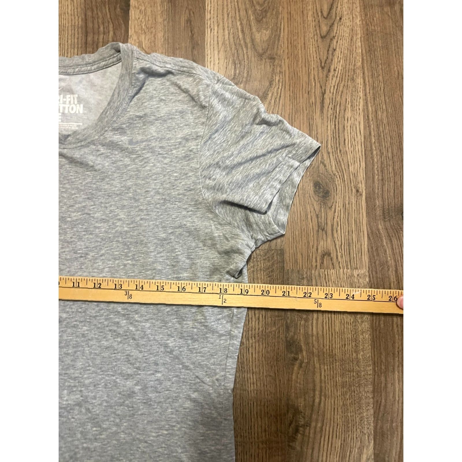Nike Nike Shirt, Women's Size Large, Gray, Round Neck, Dri Fit Cotton Tee Size L / US 10 / IT 46 - 5 Thumbnail