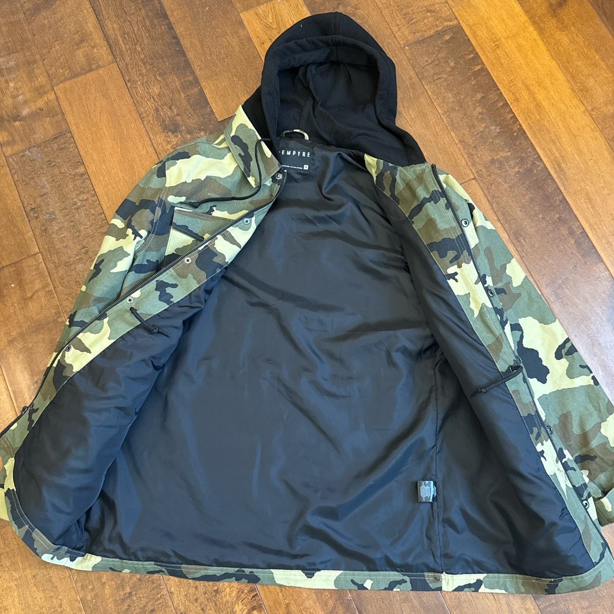 Empyre Empyre Camouflage Hooded snowboard Jacket Size Medium. Size US M / EU 48-50 / 2 - 4 Thumbnail
