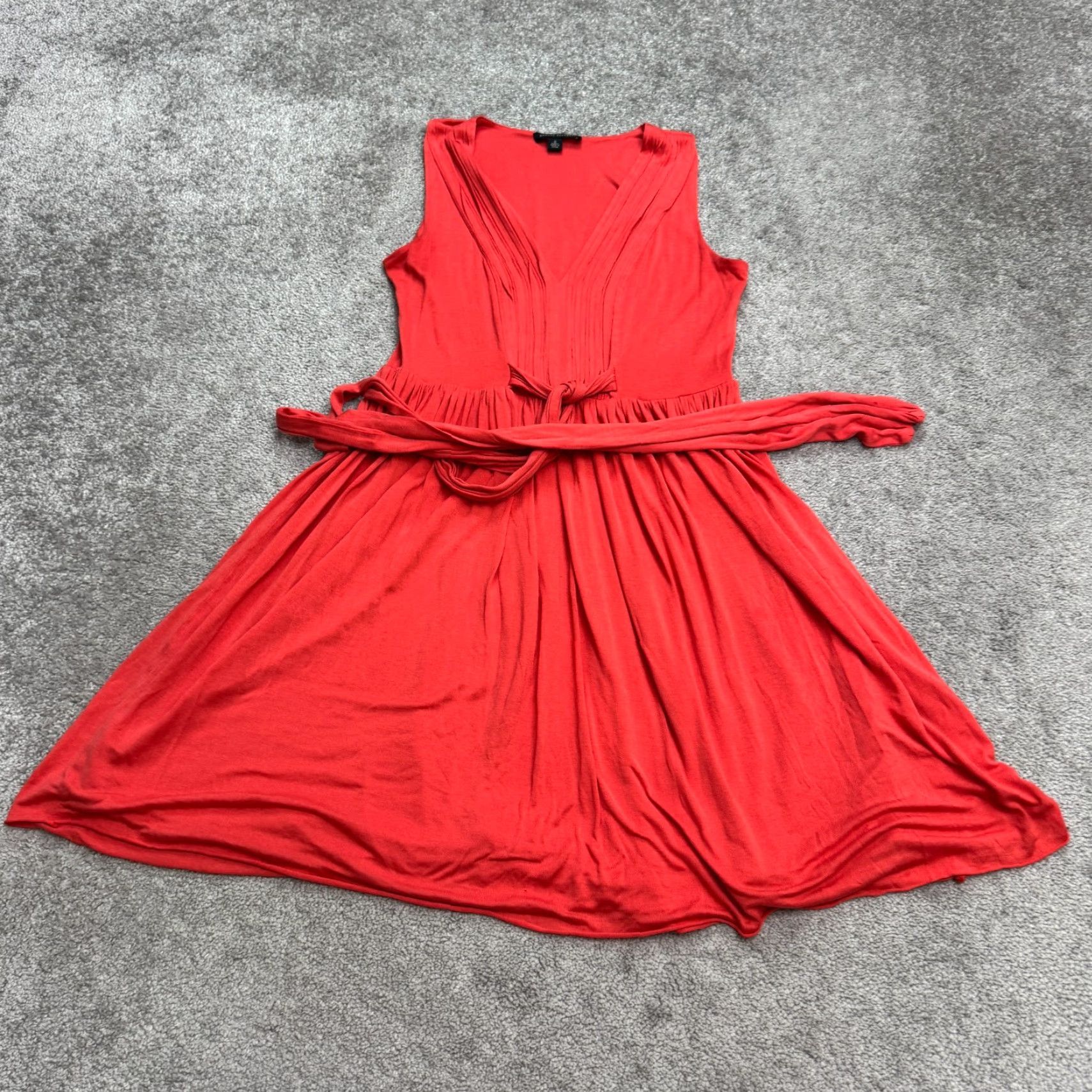 Banana Republic Banana Republic Silk Blend Sleeveless A-Line Dress Women S Red V-Neck Casual Size S / US 4 / IT 40 - 2 Thumbnail