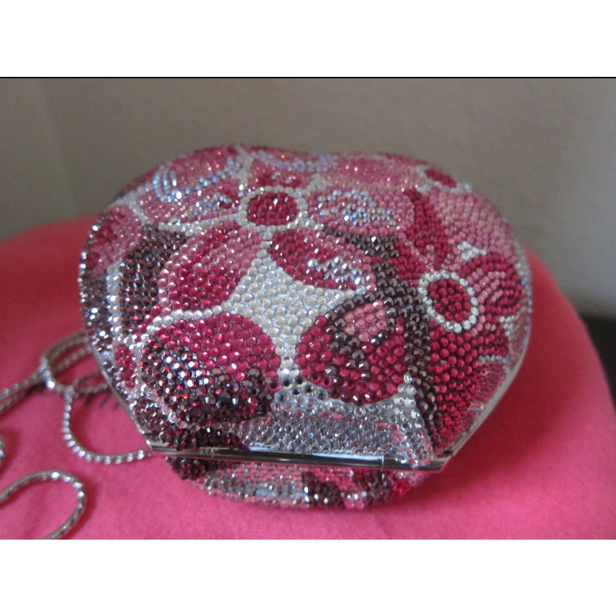 Judith Leiber Judith Leiber Heart shaped crystal petit clutch bag Size ONE SIZE - 7 Thumbnail