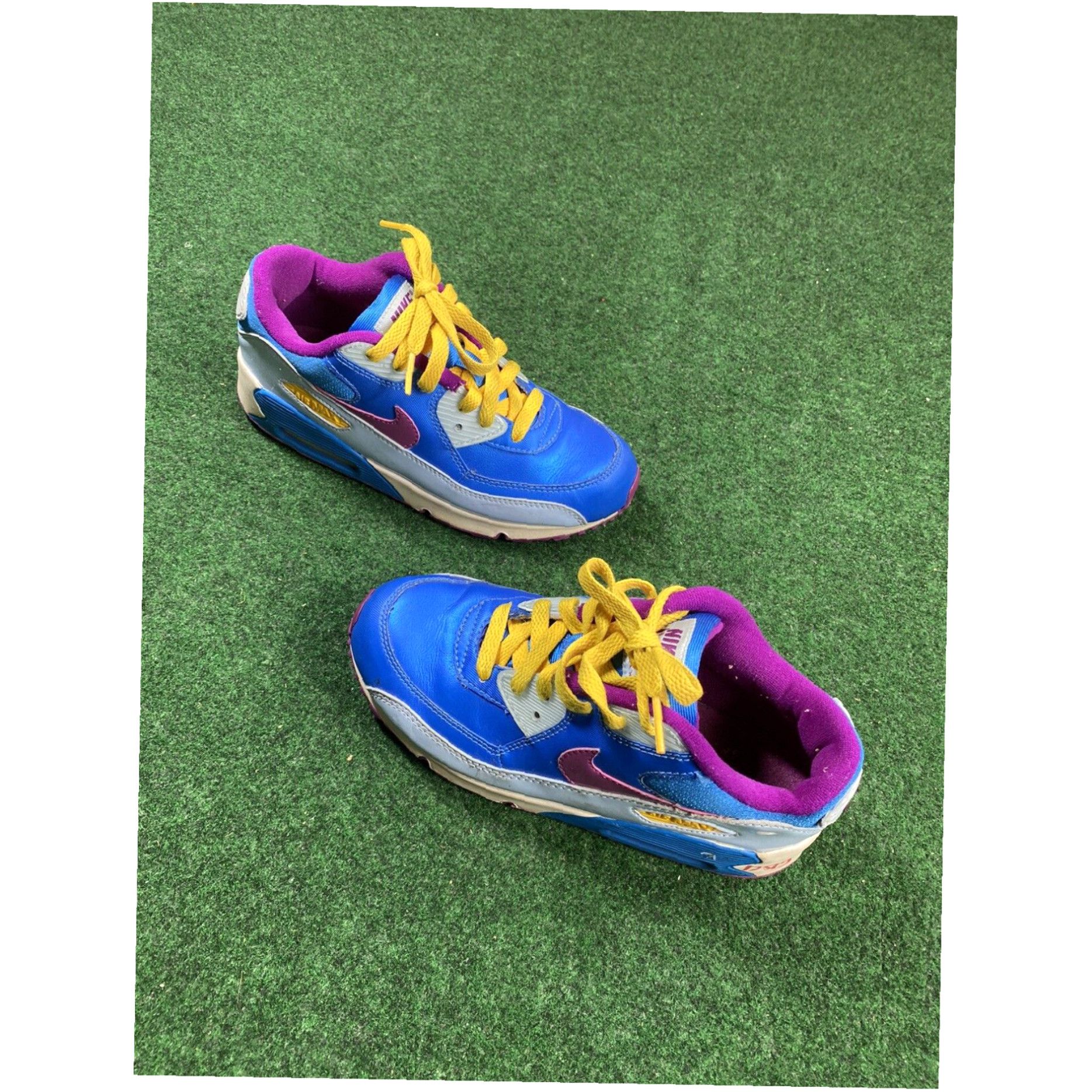 Nike Nike Air Max Sz 3Y Yellow Laces Fast Shipping Size US 5 / IT 35 - 1 Thumbnail