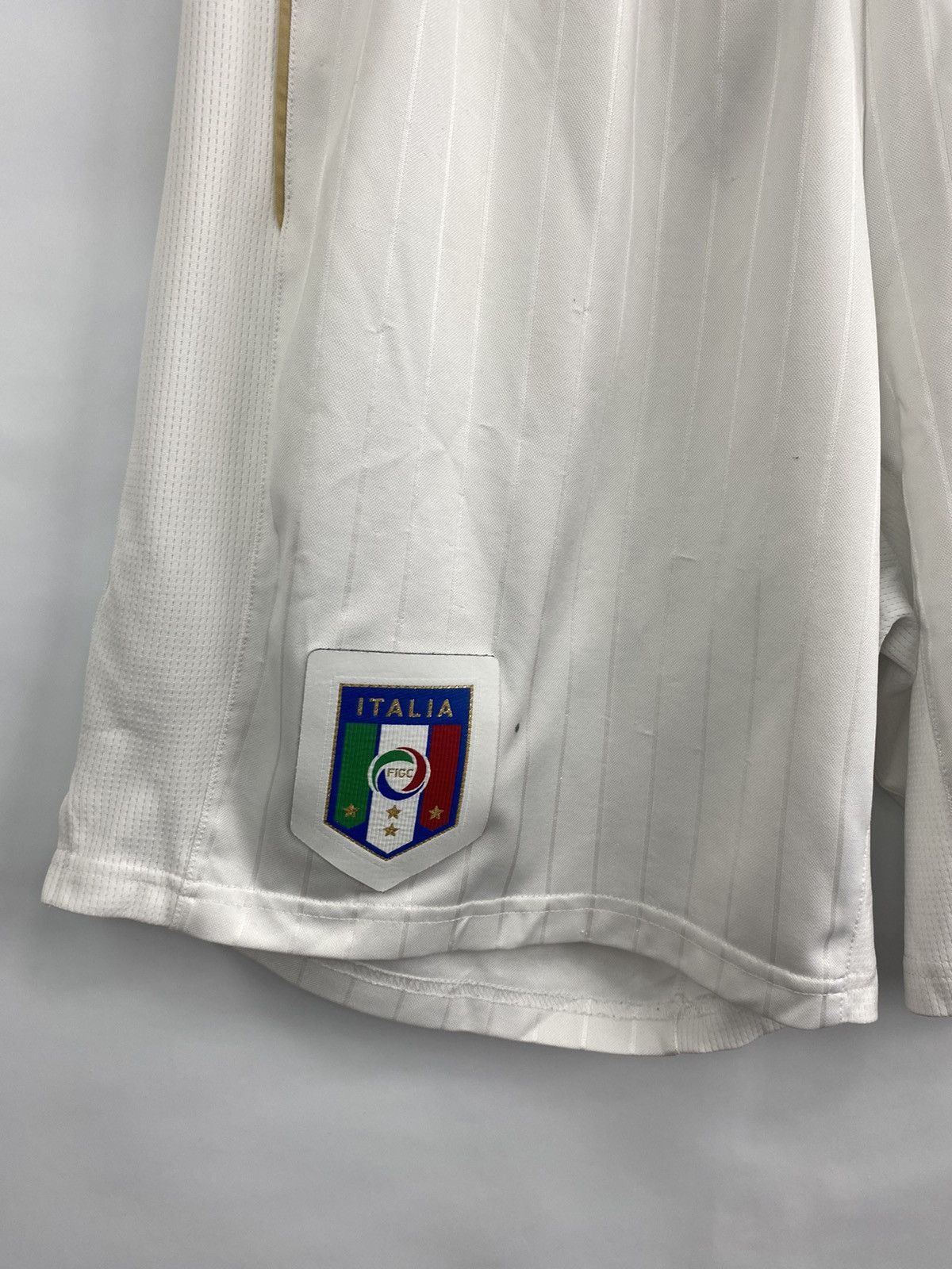 Puma 🇮🇹 Vintage Puma Italy Soccer Jersey shorts retro rare hype Size US 36 / EU 52 - 4 Thumbnail