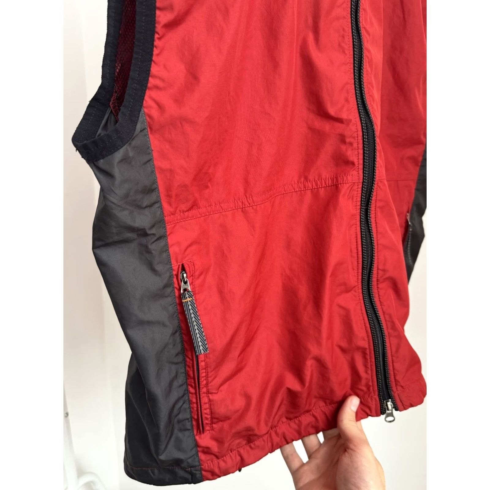 Nike VINTAGE Nike Vest Windbreaker Mens L Red Nylon 90s Sports Retro Casual Streetwear USA Nike Acg Size US L / EU 52-54 / 3 - 5 Thumbnail