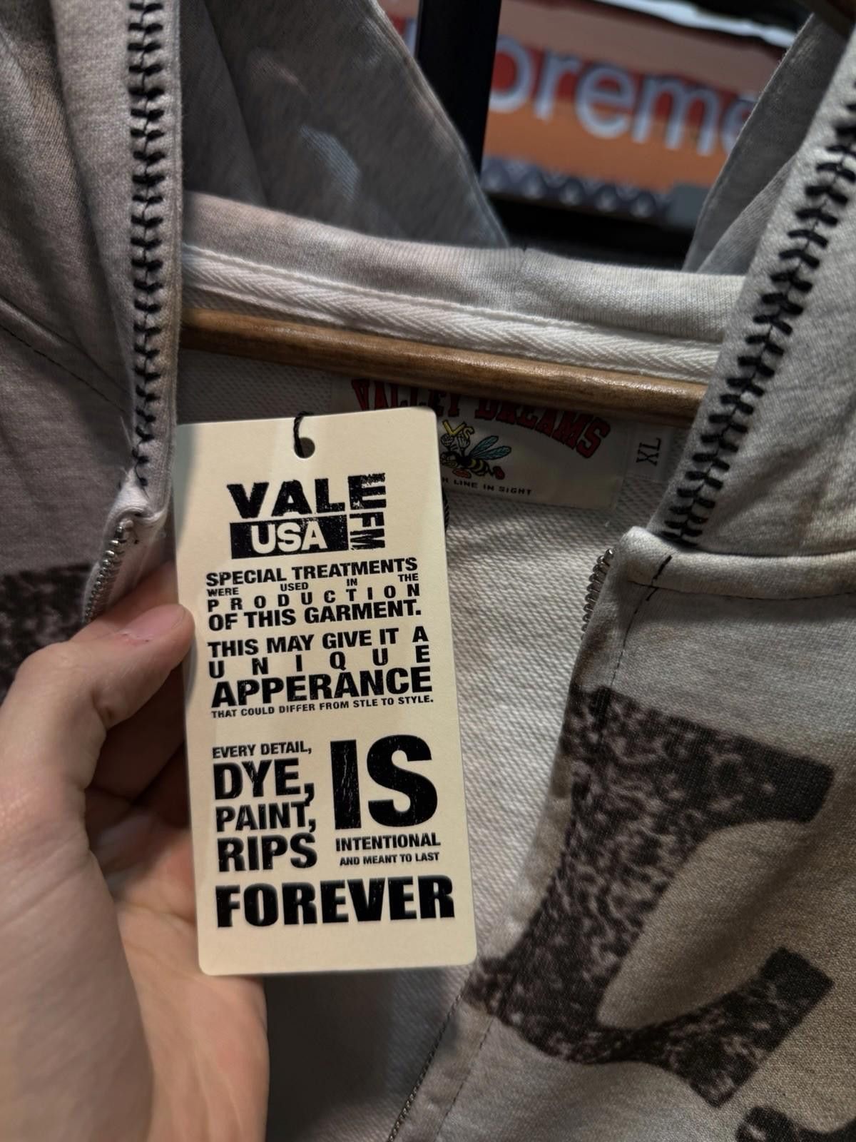 Vale XL Vale Zip Up Hoodie Authentic Valley White Messy Look Size US XL / EU 56 / 4 - 6 Thumbnail
