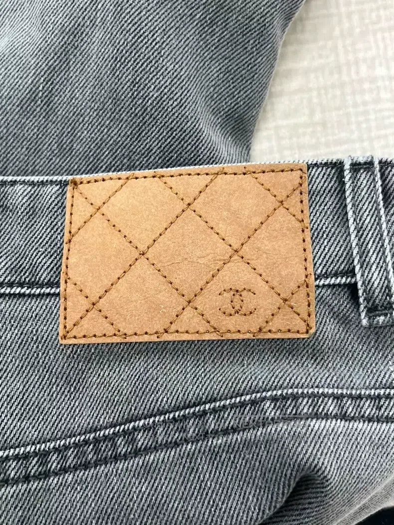 Chanel Chanel 25P new jeans Size 25" / US 0 / IT 36 - 4 Thumbnail