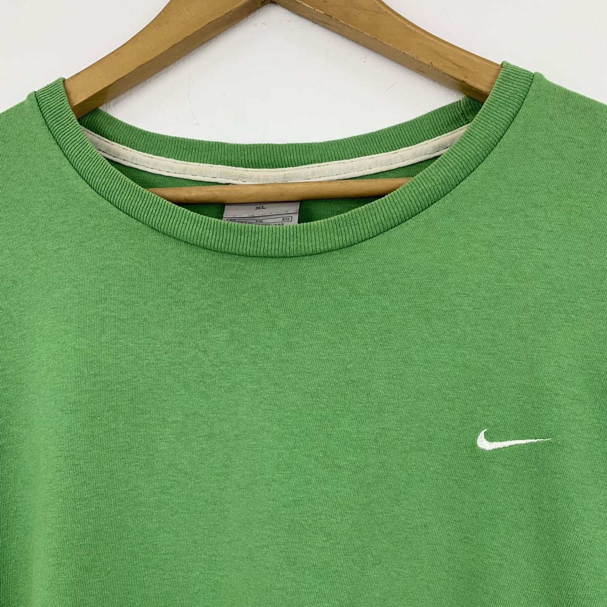 Nike × Vintage Vintage Y2K Nike Small Swoosh T-Shirt Size US XL / EU 56 / 4 - 3 Thumbnail