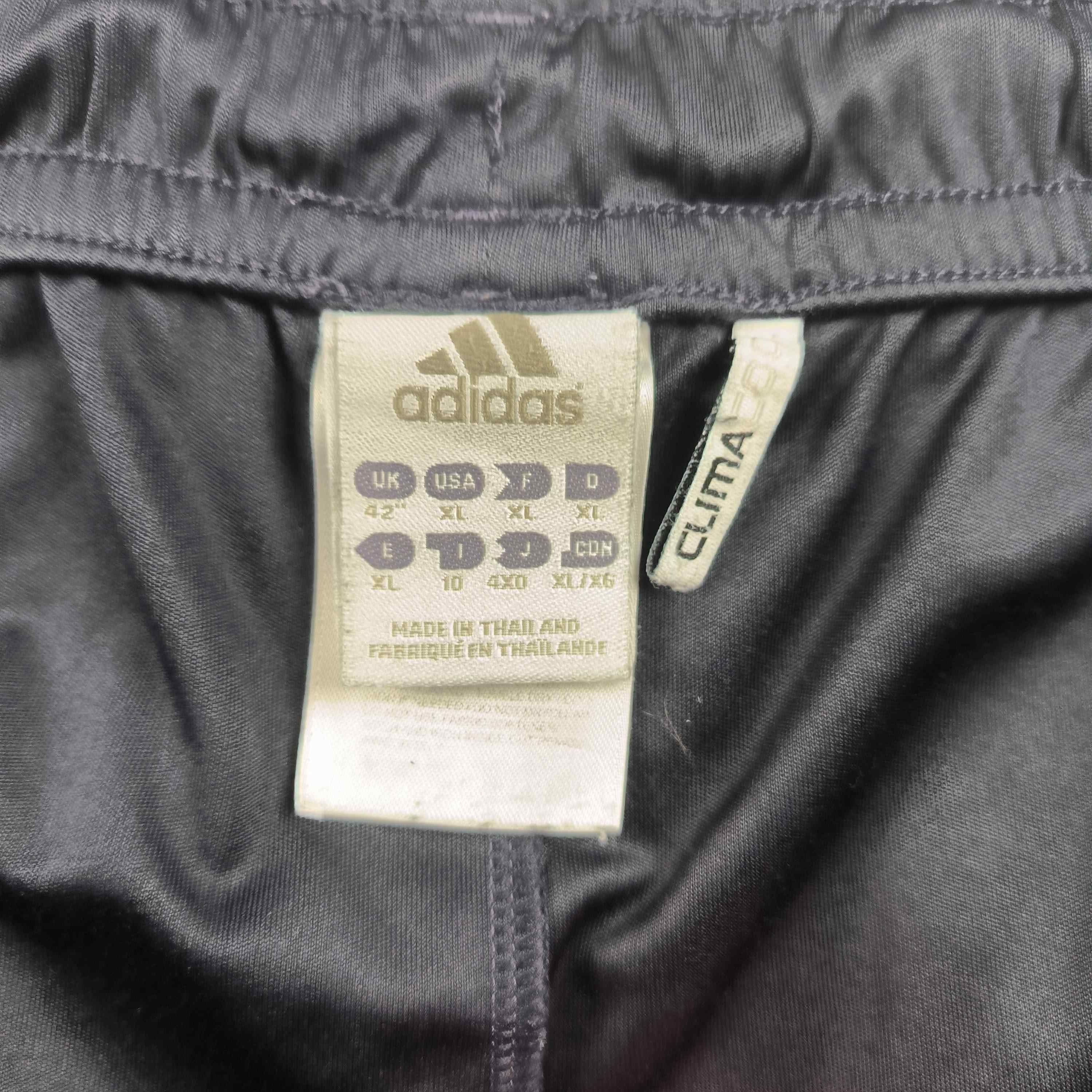 Adidas Bayern Munich 2012 Adidas football shorts size XL Size US 40 / EU 56 - 4 Thumbnail