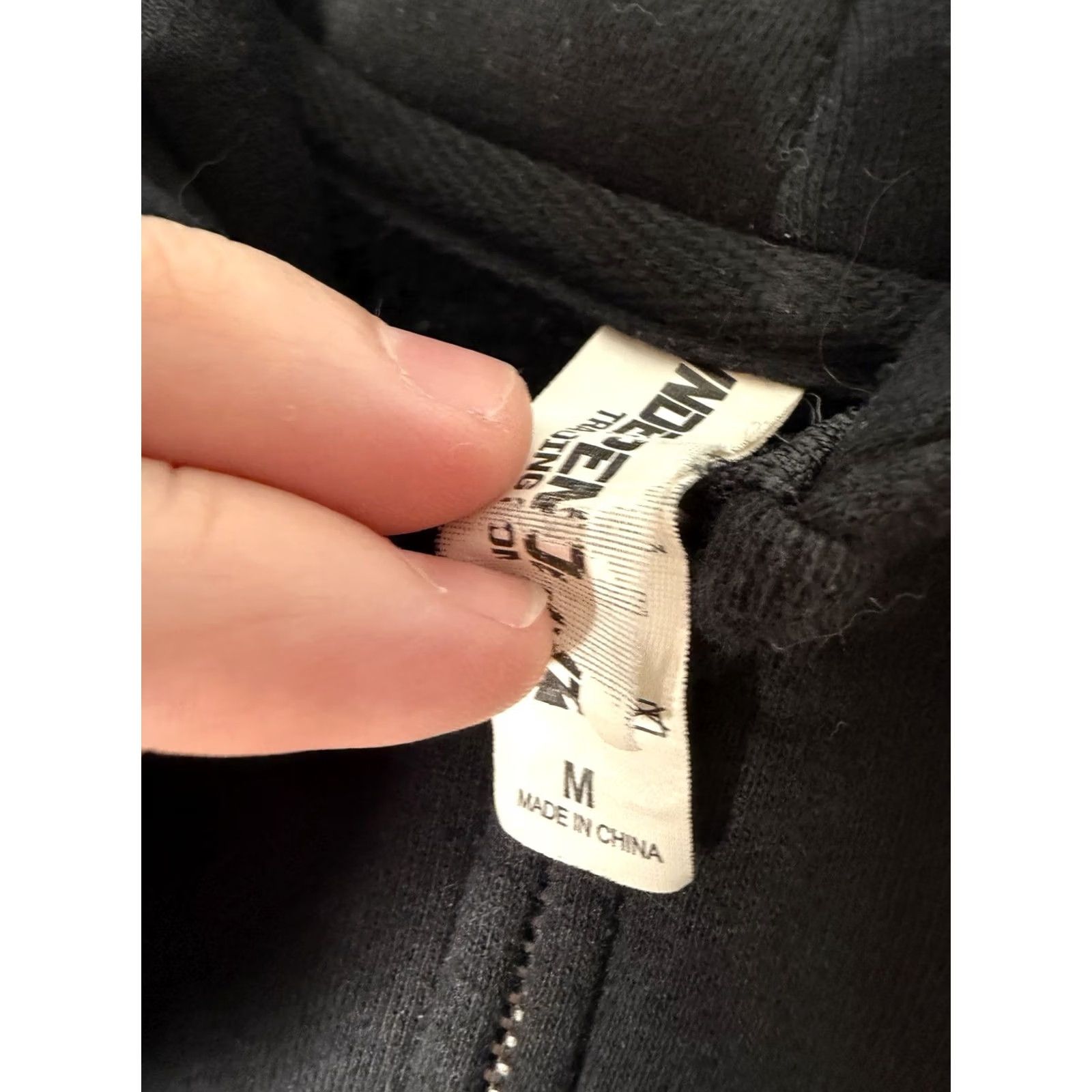 Vintage Impractical Jokers Black Caricature Logo Full Zip Hoodie Sweatshirt M Black Cotton Logo Zipper Mens Hooded Sweatshirt Size US M / EU 48-50 / 2 - 4 Thumbnail