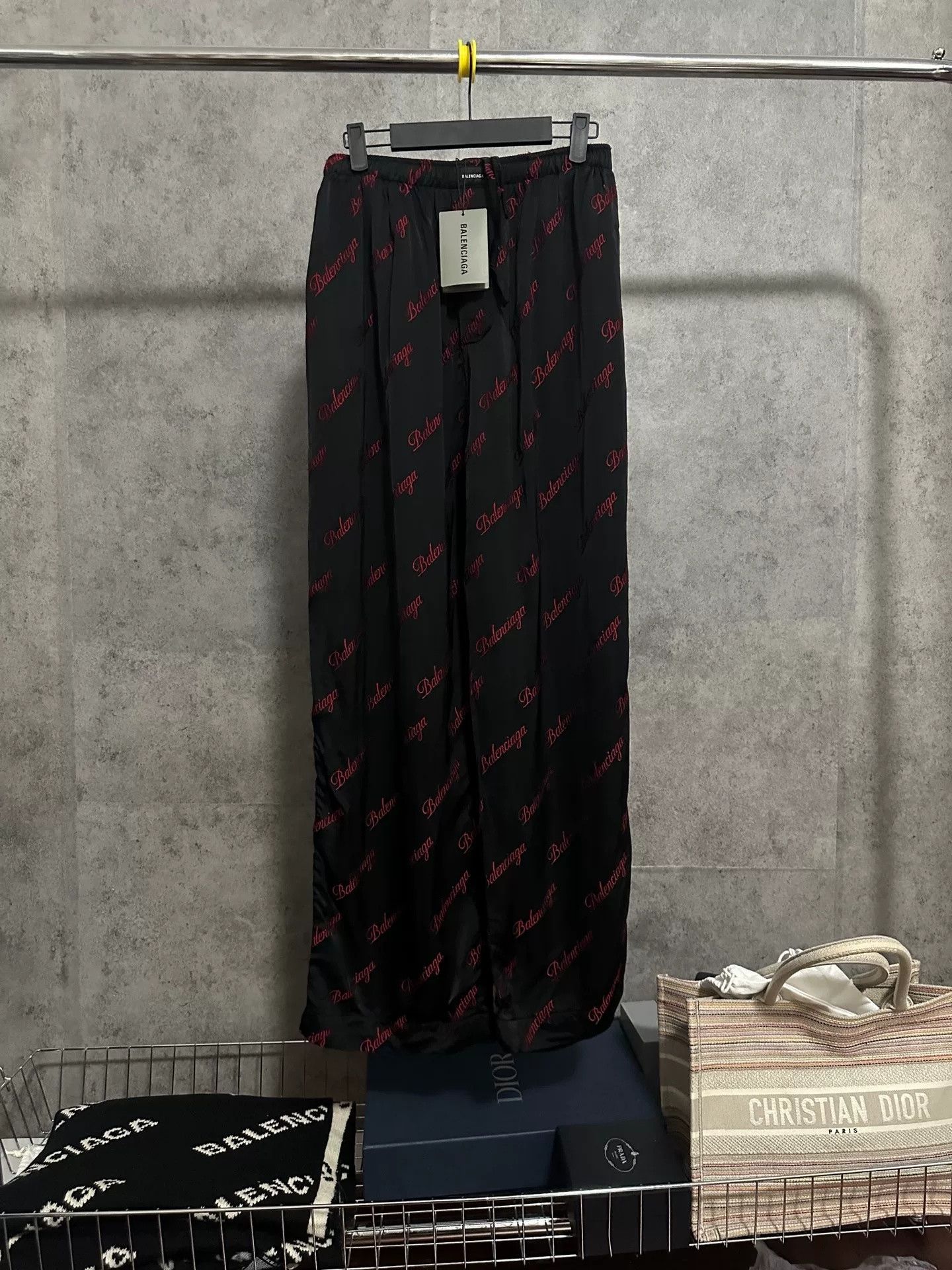 Balenciaga Balenciaga All-Over Print Embroidered Silk Pants Size US 28 / EU 44 - 1 Thumbnail