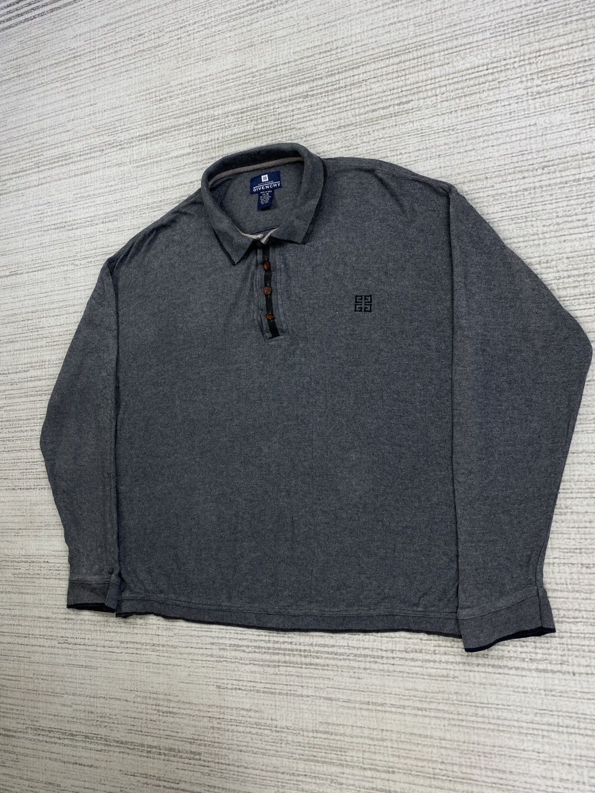 Givenchy × Vintage Vtg 90s Givenchy Activewear Baggy Longsleeve Buttom Ups Size US M / EU 48-50 / 2 - 4 Thumbnail