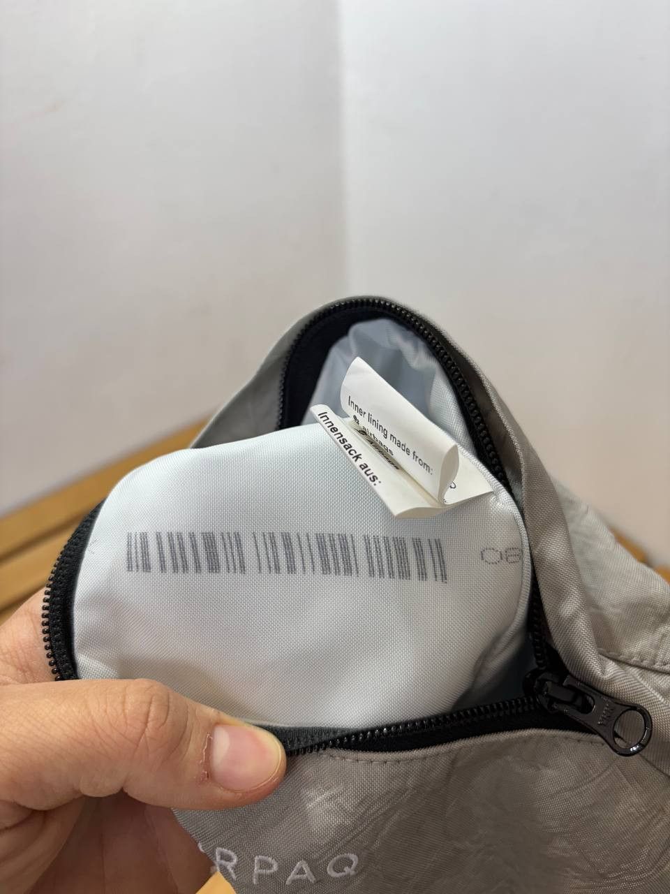 Japanese Brand AIRPAQ Waist Bag Made from upcycled airbags Size ONE SIZE - 10 Thumbnail