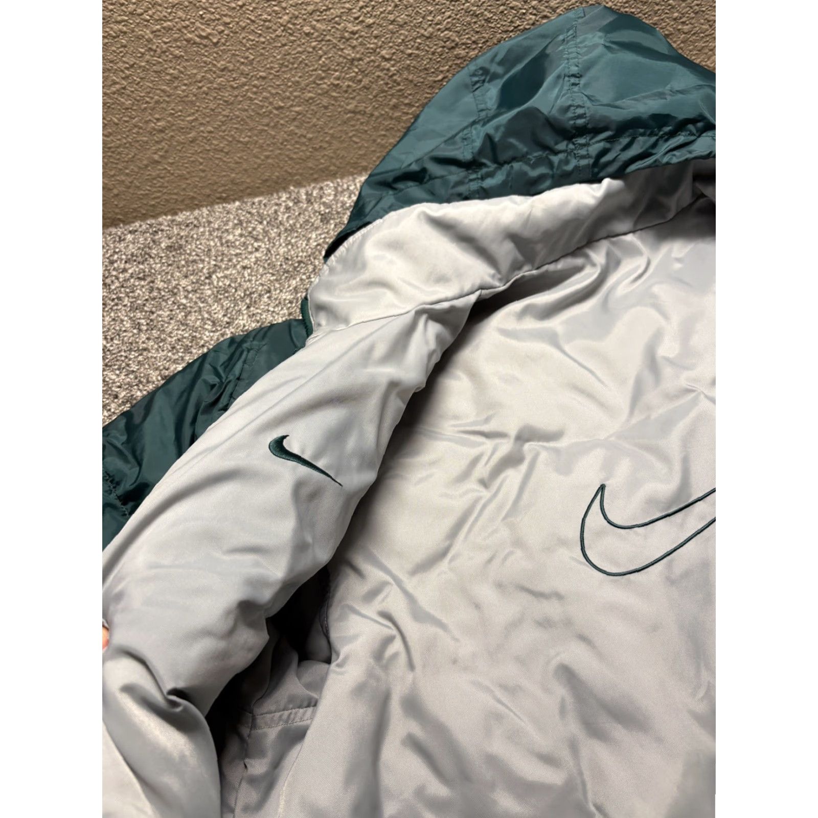 Nike VINTAGE Nike Reversible Puffer Coat Jacket Mens M Green Gray 90s Big Swoosh Size US M / EU 48-50 / 2 - 7 Thumbnail