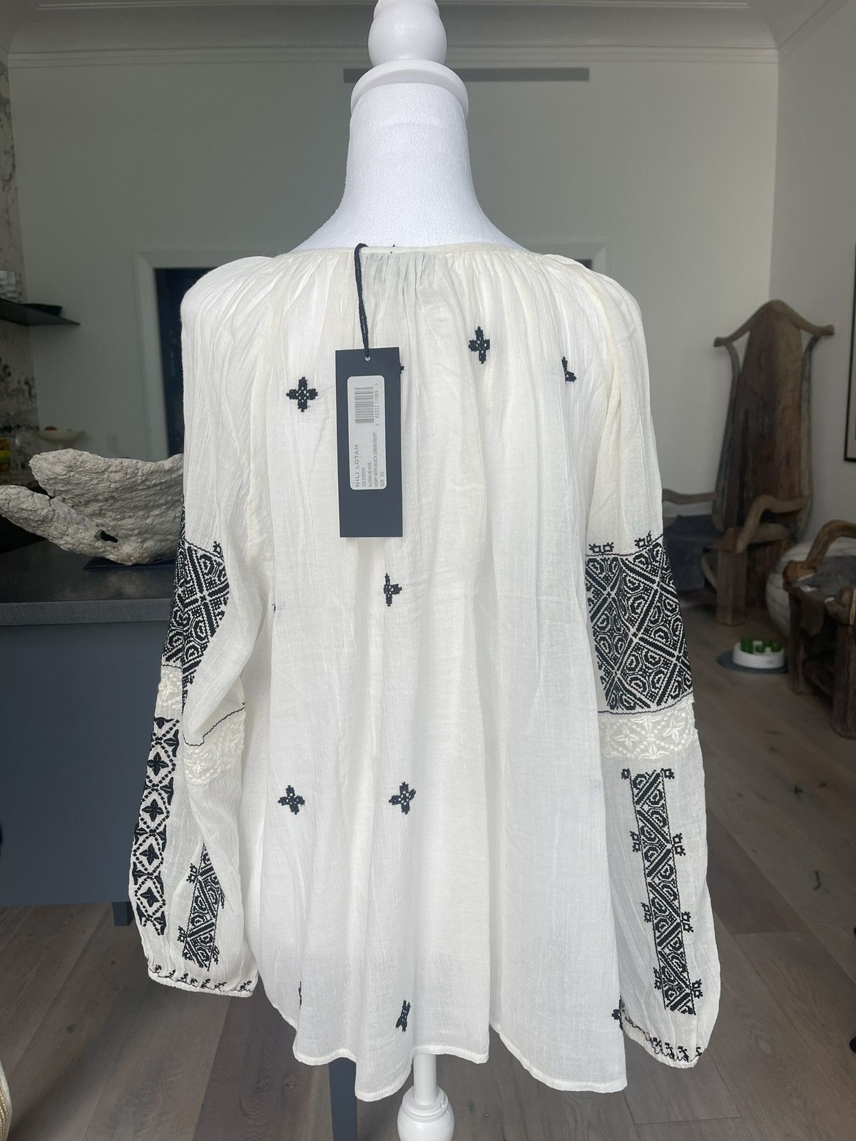 Nili Lotan Nili Lotan Embroidered Alassio Blouse Size XS / US 0-2 / IT 36-38 - 2 Thumbnail