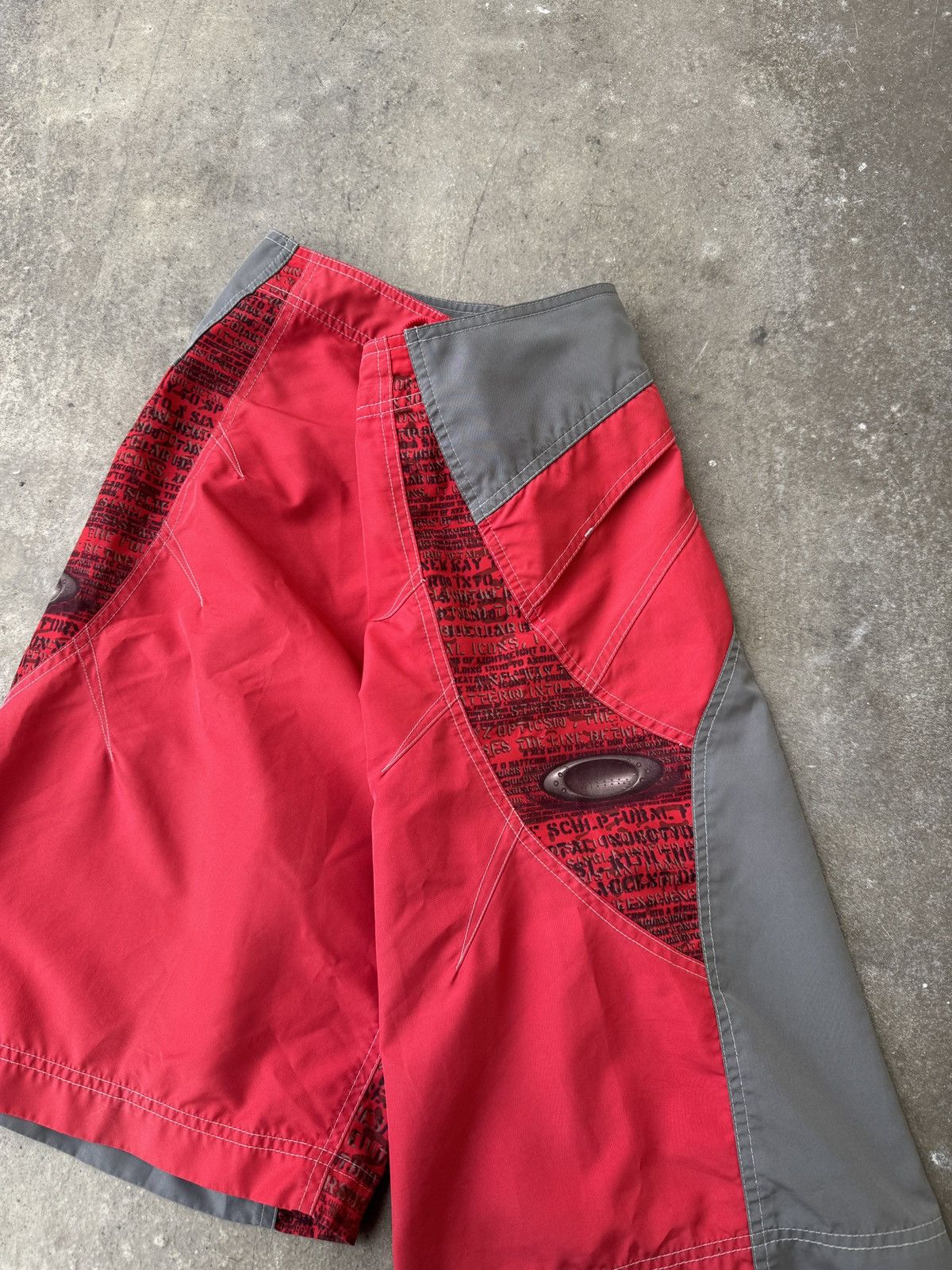 Oakley Vintage Oakley Surf Shorts Size US 33 - 7 Thumbnail