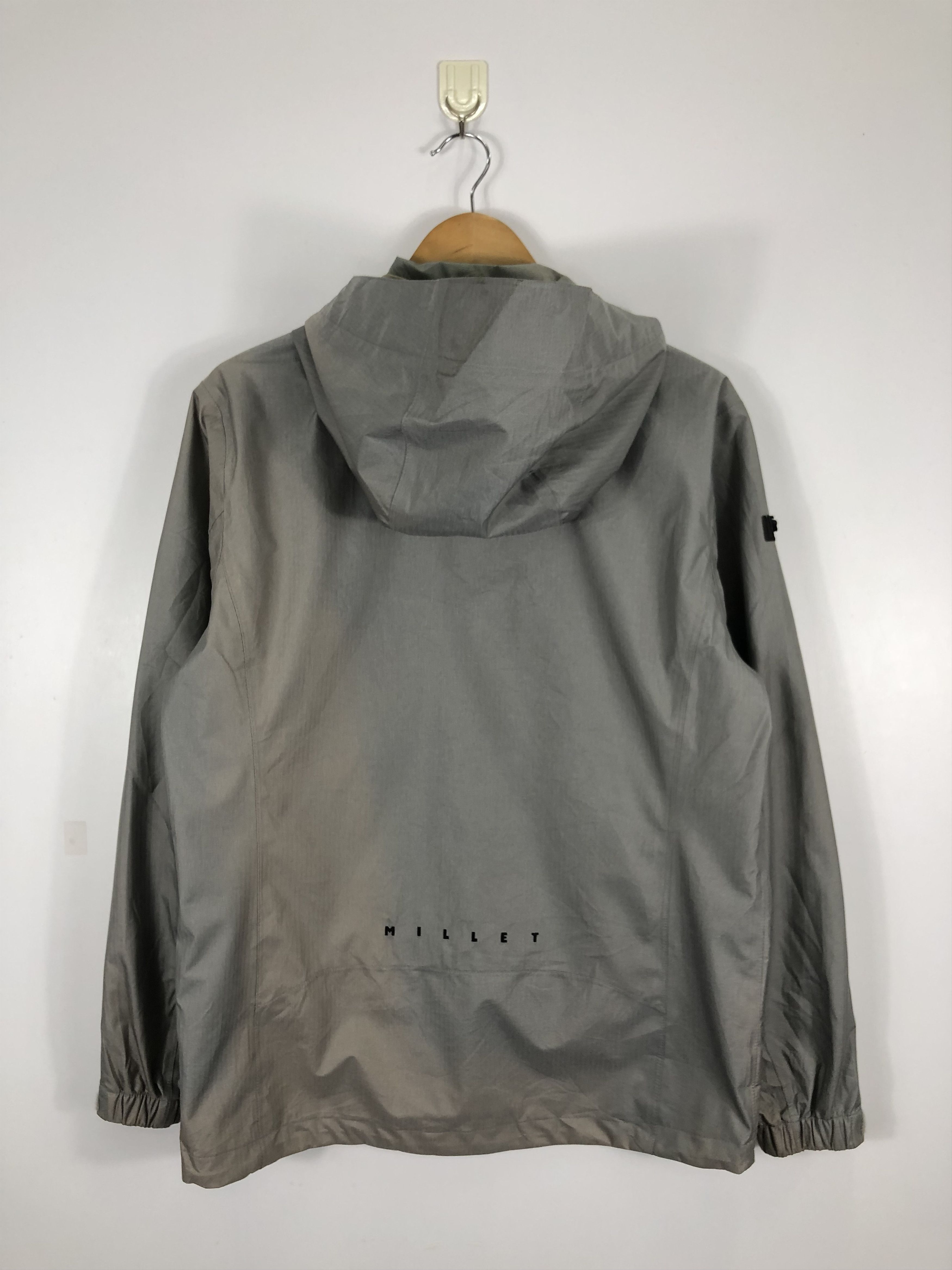 Vintage Vintage Millet Windbreaker Hoodie Jacket J0648 Size US L / EU 52-54 / 3 - 3 Thumbnail
