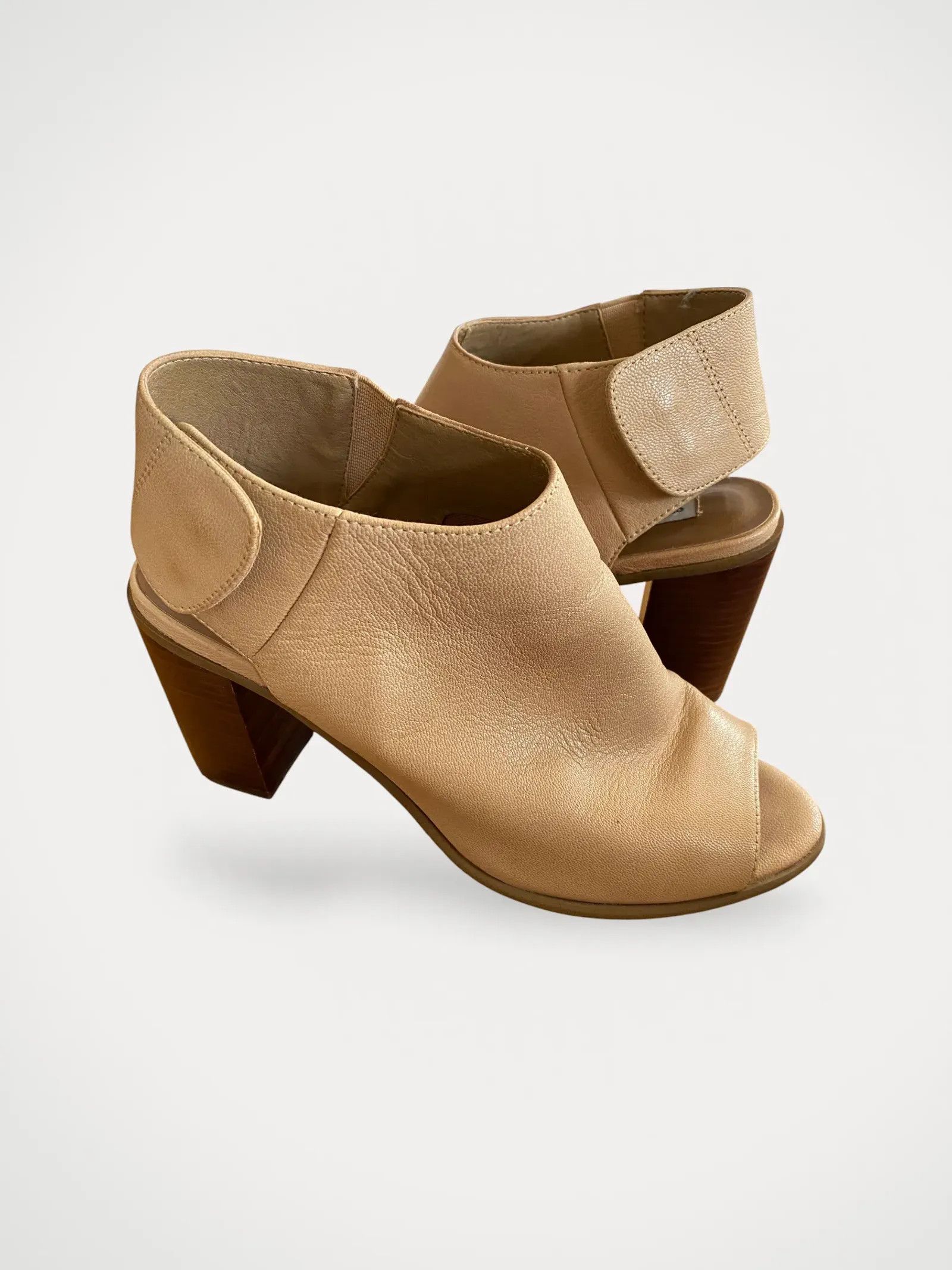 Steve Madden Steve Madden Heels Size US 7.5 / IT 37.5 - 1 Thumbnail