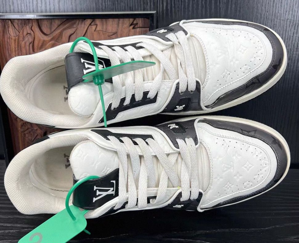 Louis Vuitton lv trainer black and white sneaker. Size US 7.5 / EU 40-41 - 5 Thumbnail