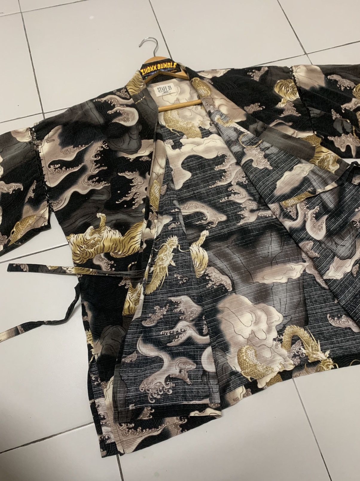 Vintage Vintage Kimono Cardigan Dragon&Tiger Full print Size US M / EU 48-50 / 2 - 5 Thumbnail
