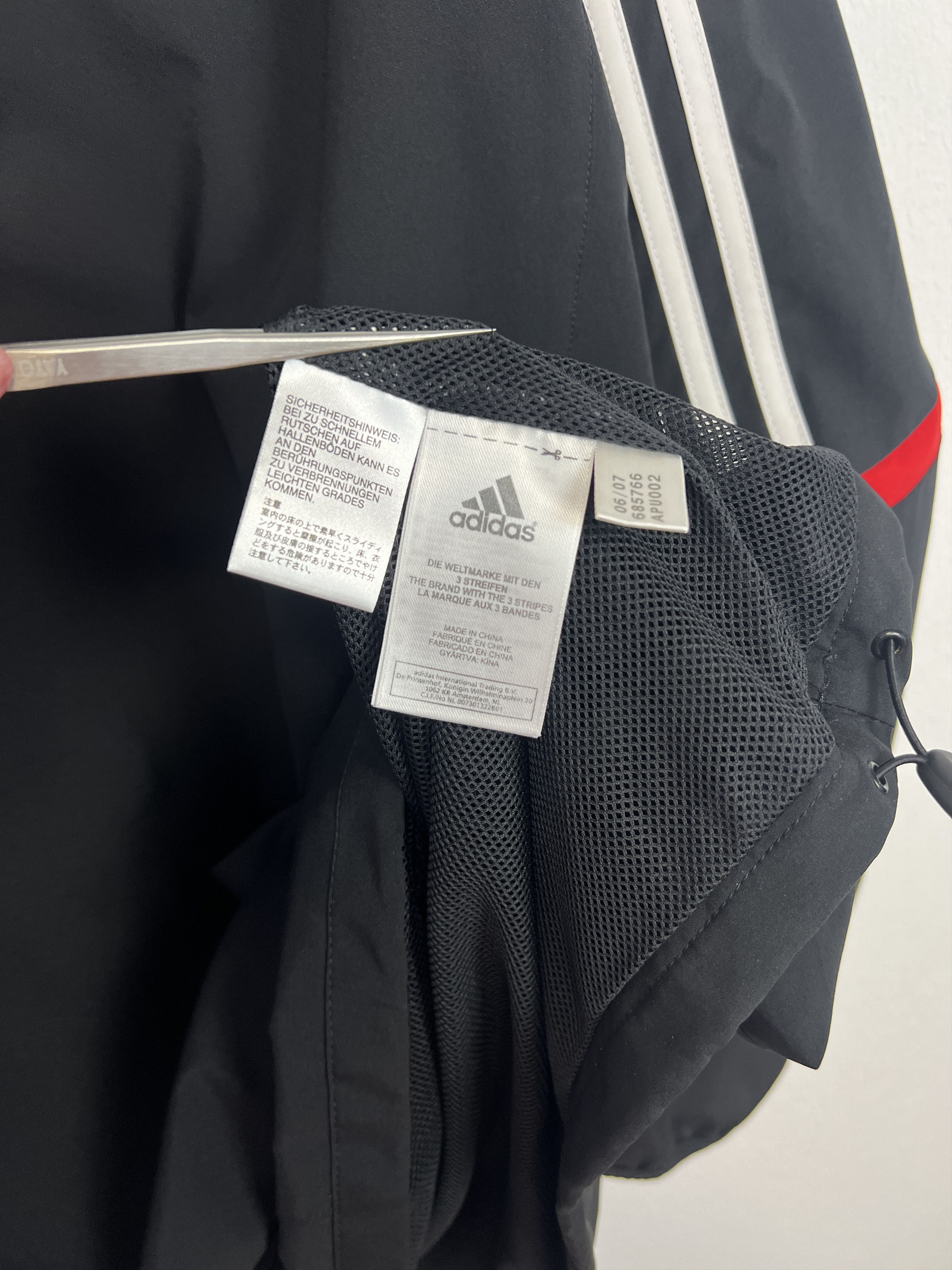 Adidas Vintage Adidas Liverpool Football Jacket Soccer Track Top Size US M / EU 48-50 / 2 - 10 Thumbnail