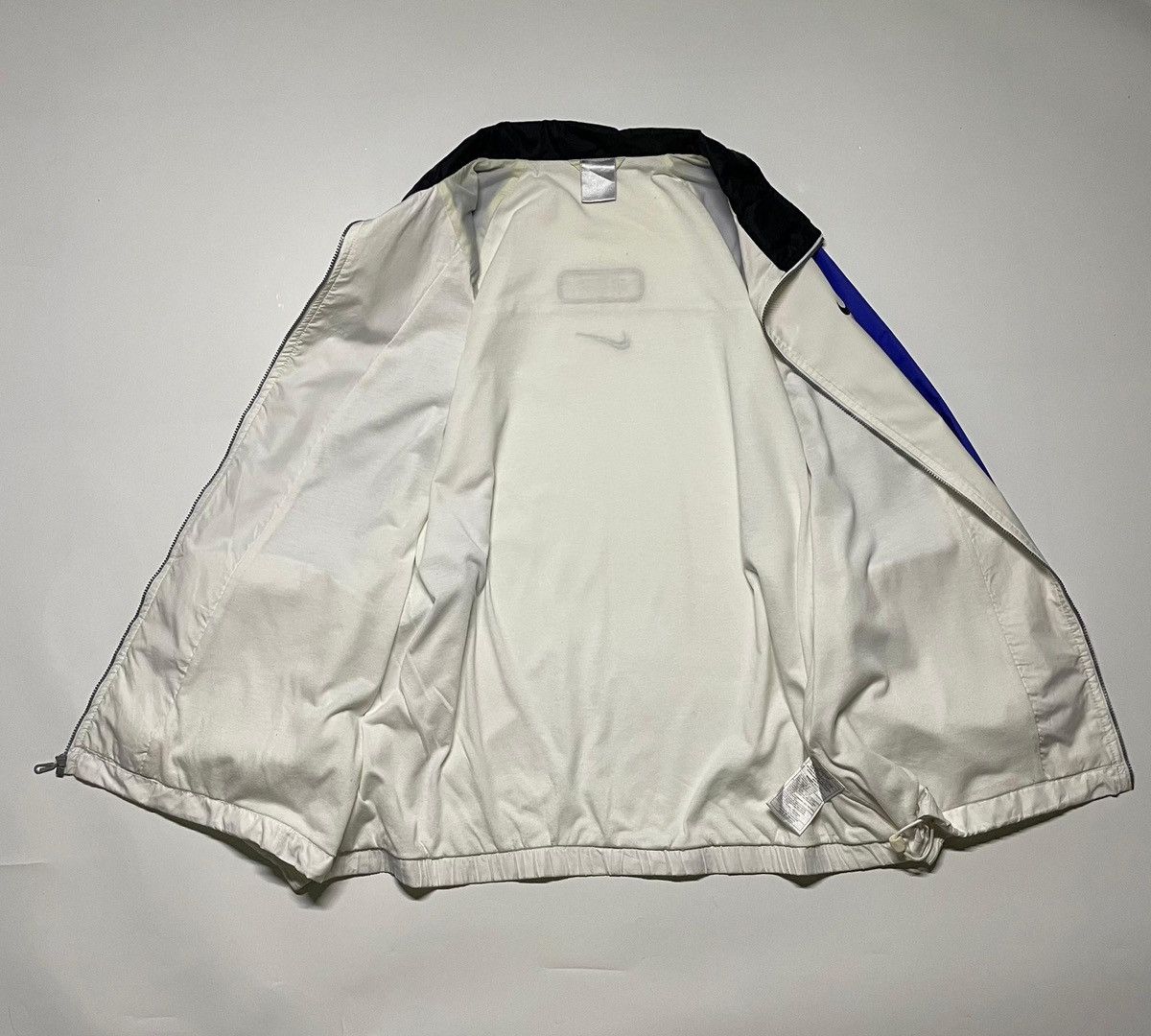 Nike Nike logo center embroidered sportwear windbreaker jacket Size US L / EU 52-54 / 3 - 10 Thumbnail