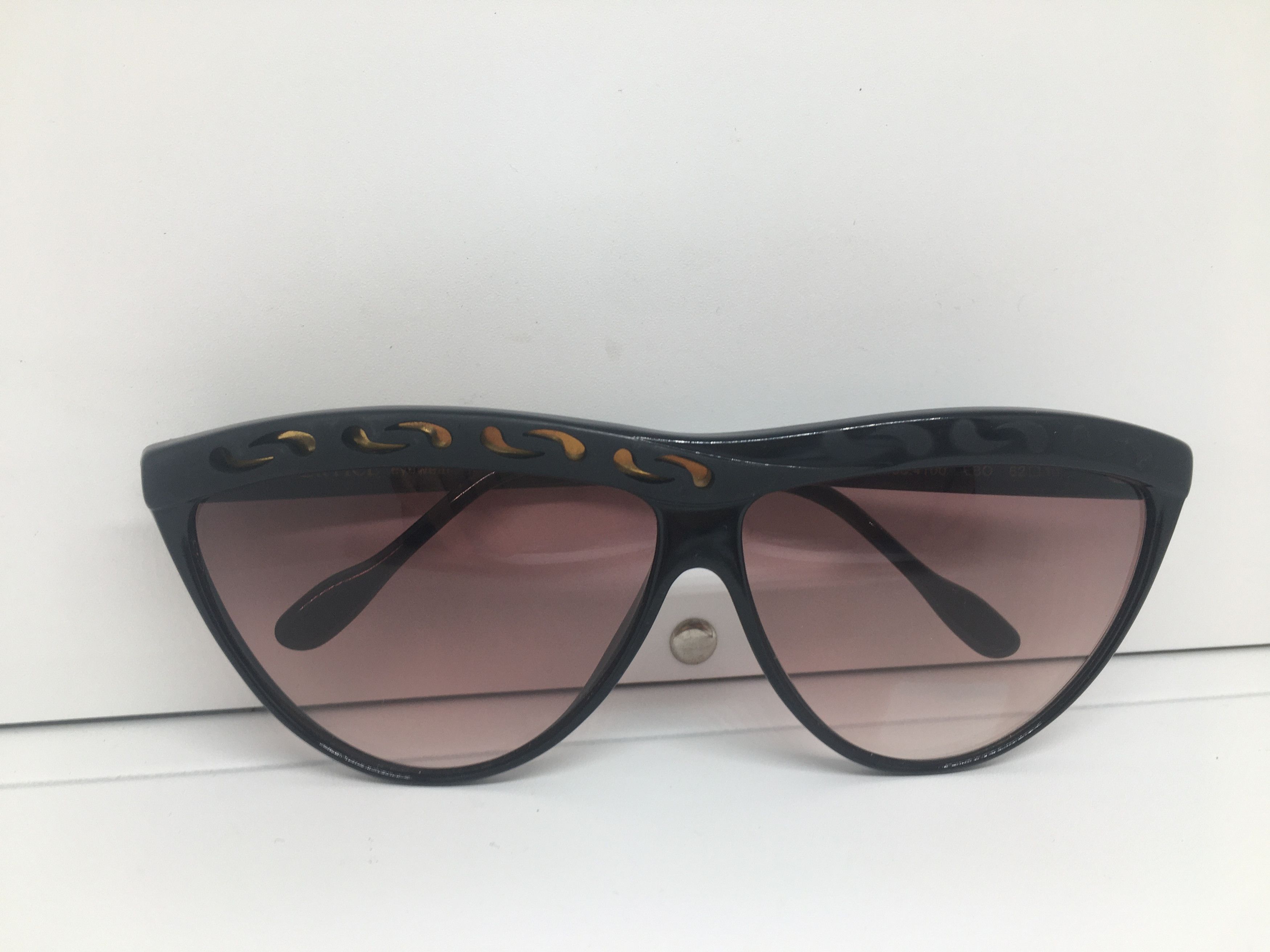 Vintage Vintage 80s Vertice Asymmetric Woman Sunglasses Italy Size ONE SIZE - 8 Thumbnail