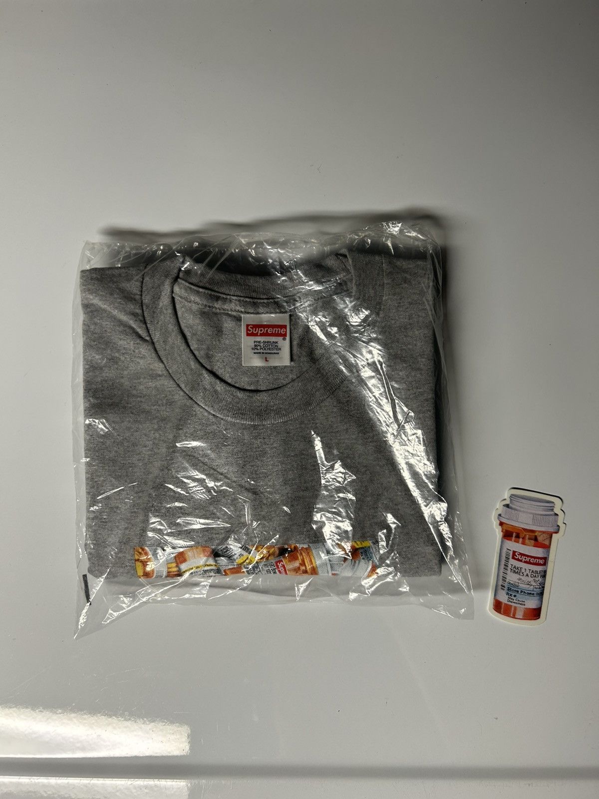 Supreme Supreme Pills Tee Size US L / EU 52-54 / 3 - 2 Thumbnail