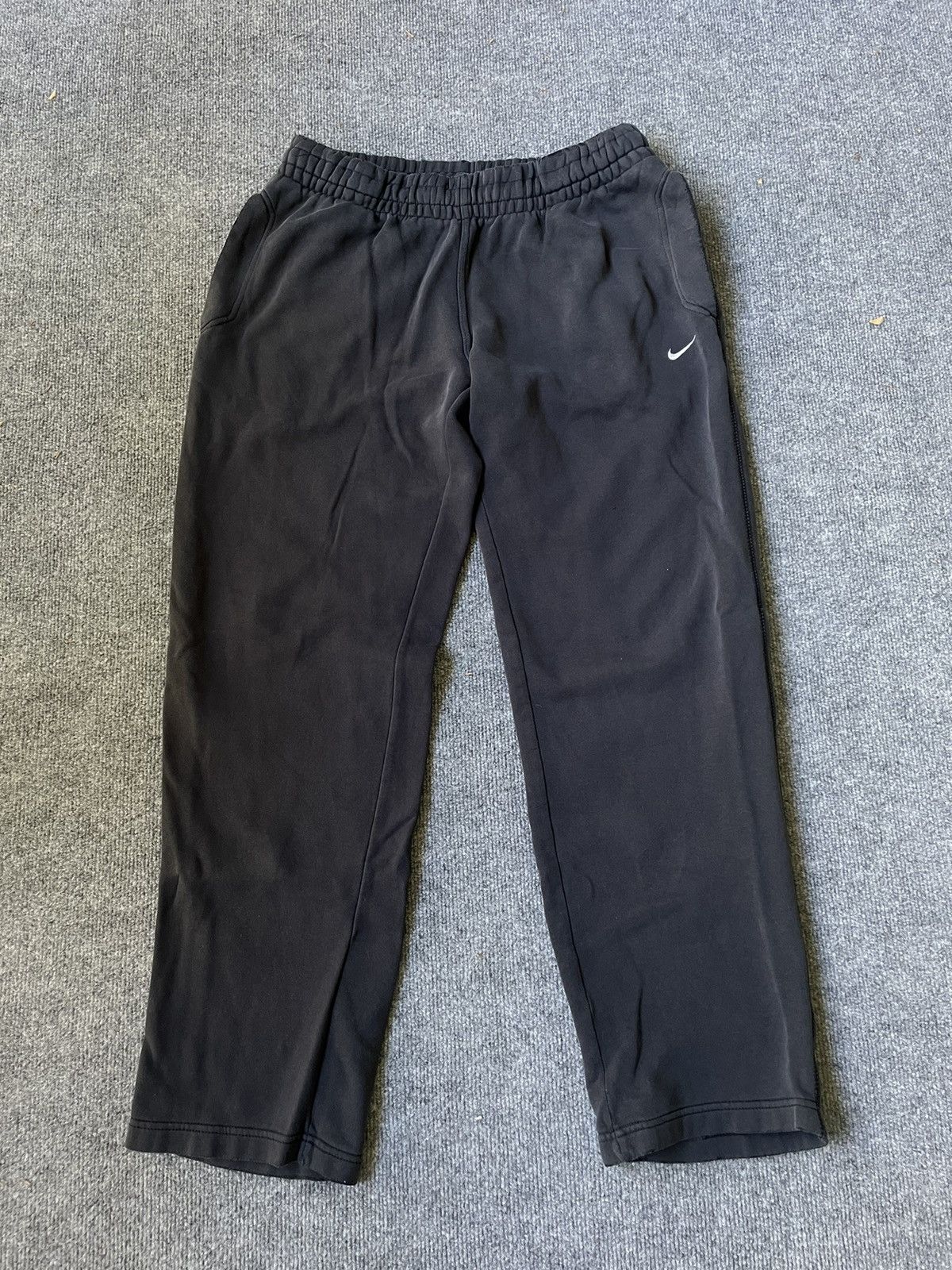 nike sweatpants classic