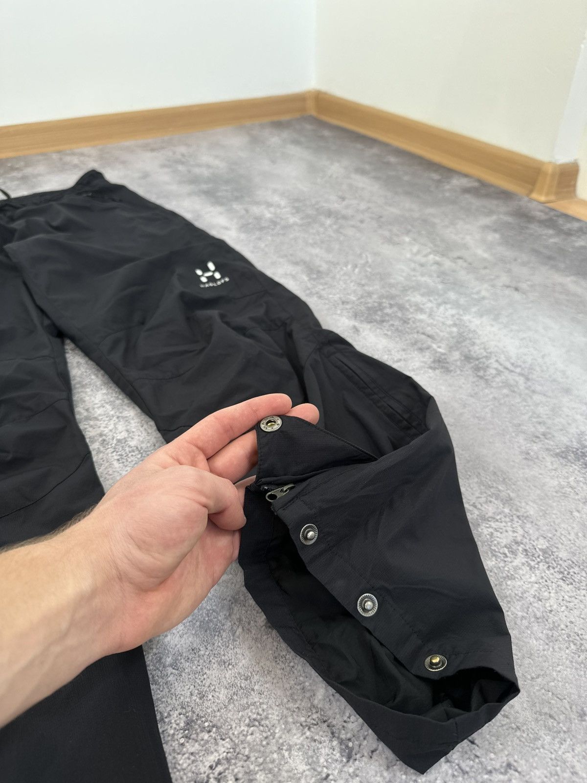 Haglofs Vintage Haglofs Gorpcore Windstopper Shell Hiking Aero Pants Size US 32 / EU 48 - 8 Thumbnail