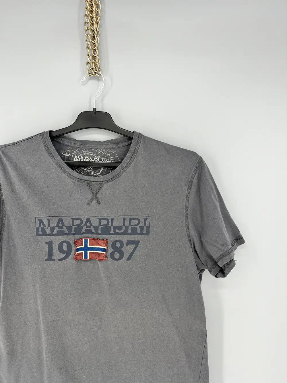 Vintage Vintage Napapijri Geographic Designer Fashion Style Shirt Size US L / EU 52-54 / 3 - 5 Thumbnail