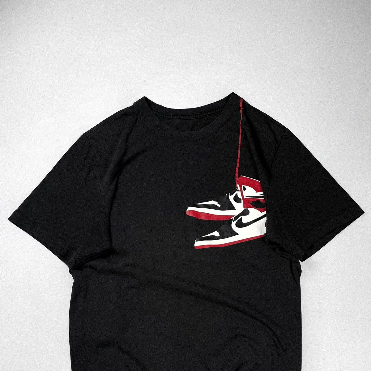Nike Nike Air Jordan Shoes Logo T-Shirt Vintage Size US M / EU 48-50 / 2 - 2 Thumbnail