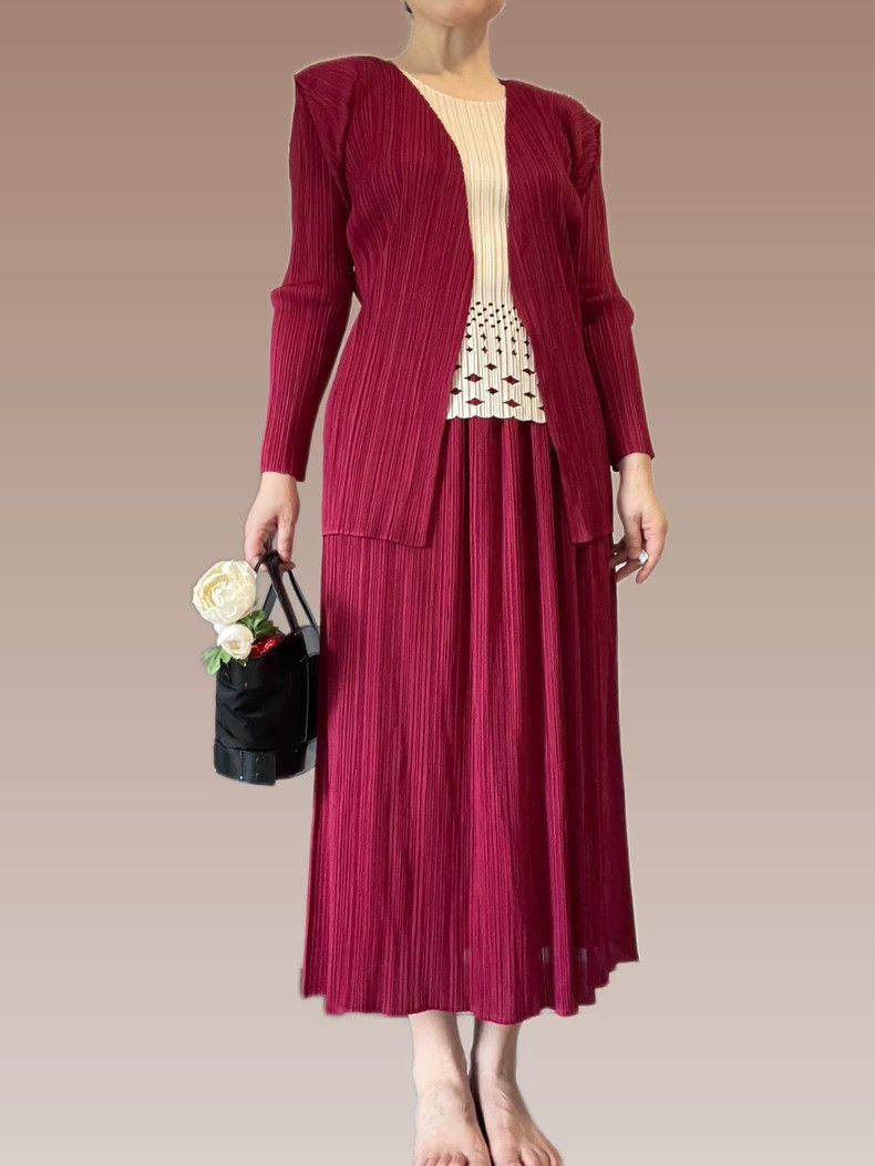 Issey Miyake Issey Miyake Red pleated coat Size M / US 6-8 / IT 42-44 - 1 Thumbnail