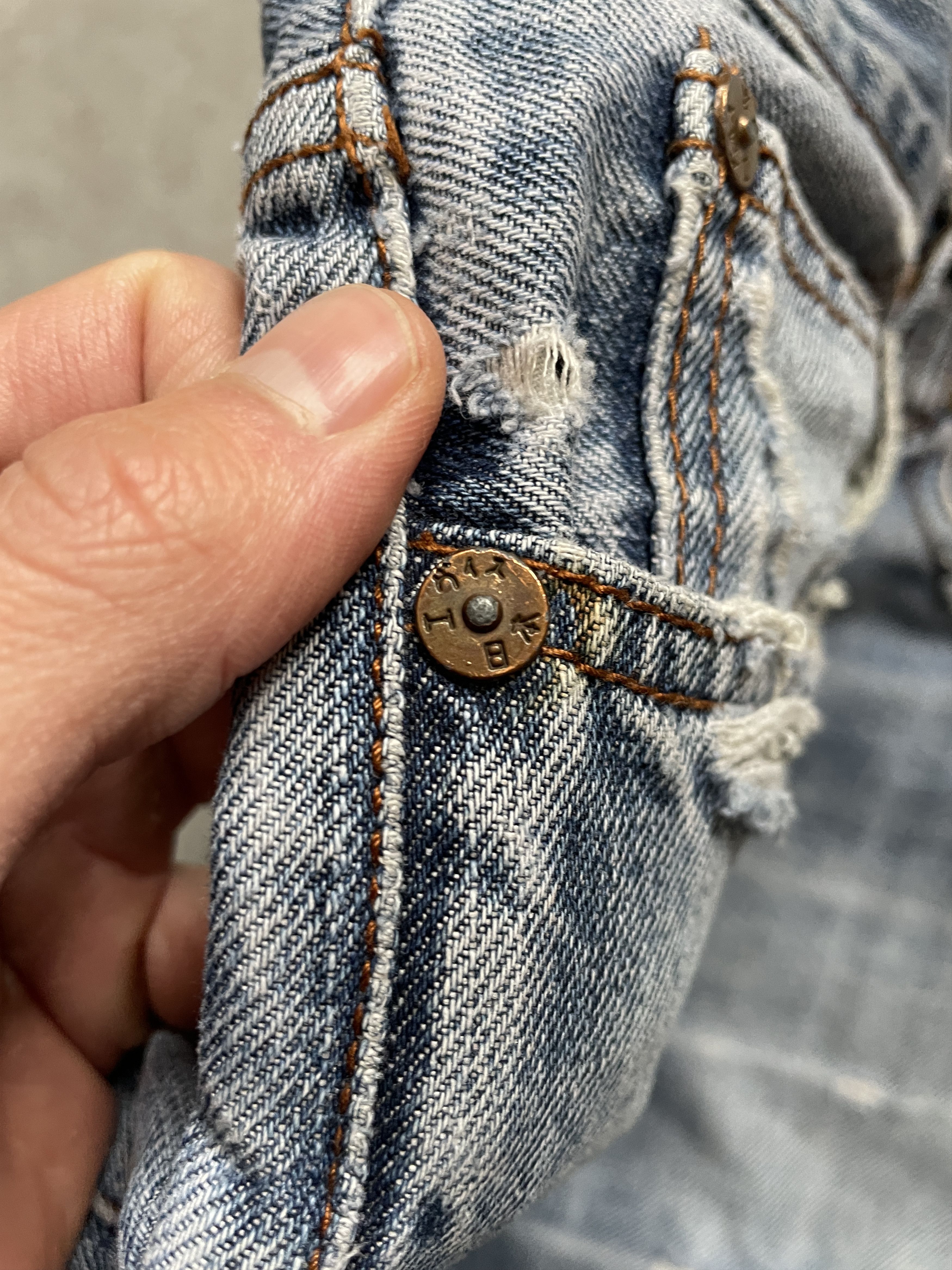 Evisu VINTAGE Y2K EVISU DISTRESSED LIGHT BLUE DENIM GOLD LOGO Size US 30 / EU 46 - 14 Thumbnail