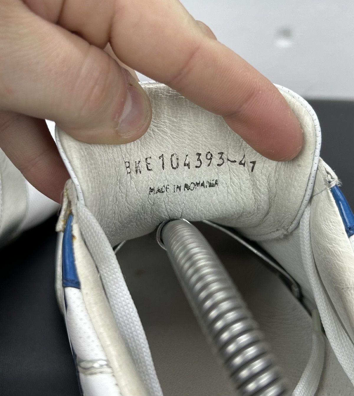 Dirk Bikkembergs Bikkembergs Leather Low Top Sneakers White Size 41 Size US 9 / EU 42 - 7 Thumbnail