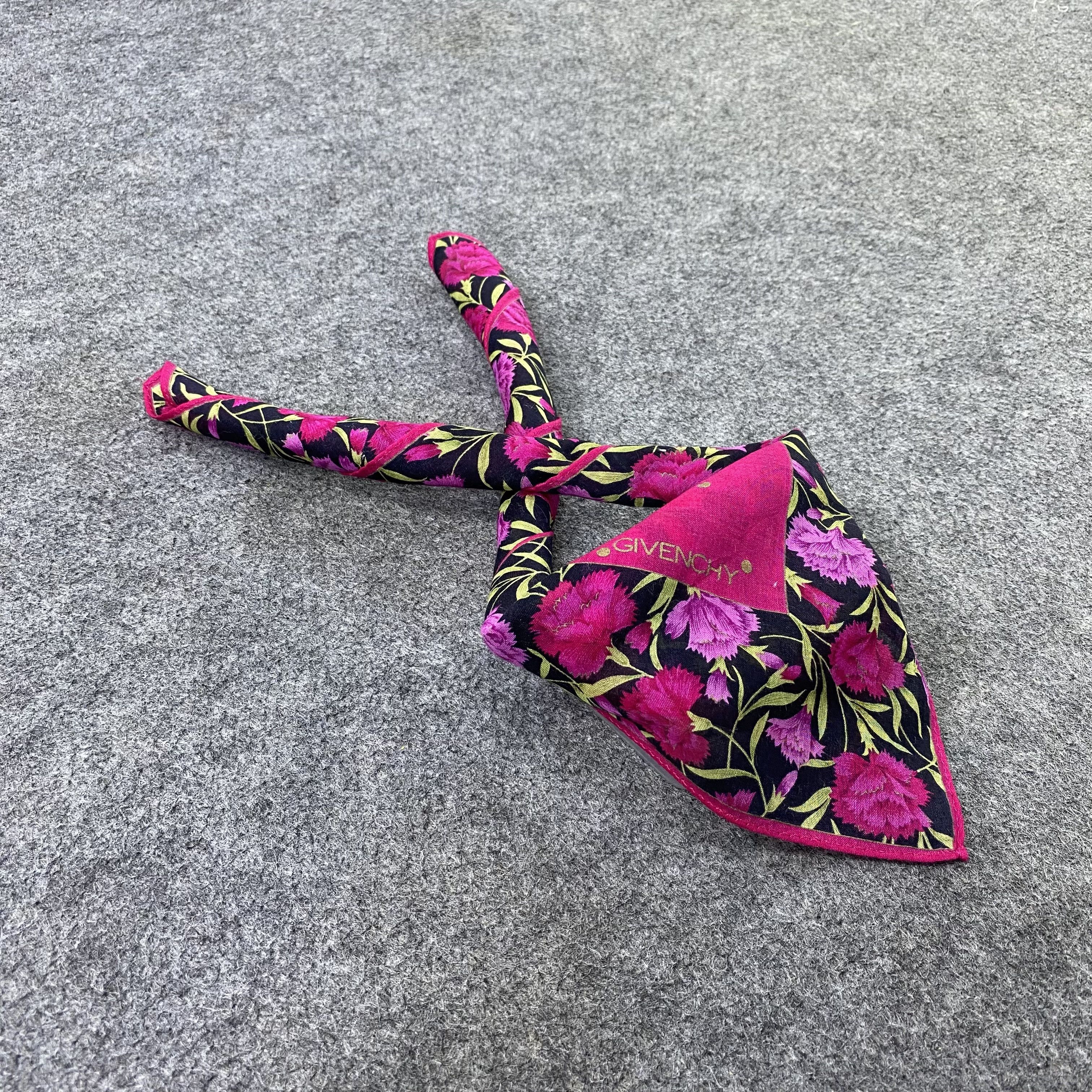Givenchy Gvenchy Handkerchief / Bandana / Neckerchief-B2286 Size ONE SIZE - 1 Thumbnail
