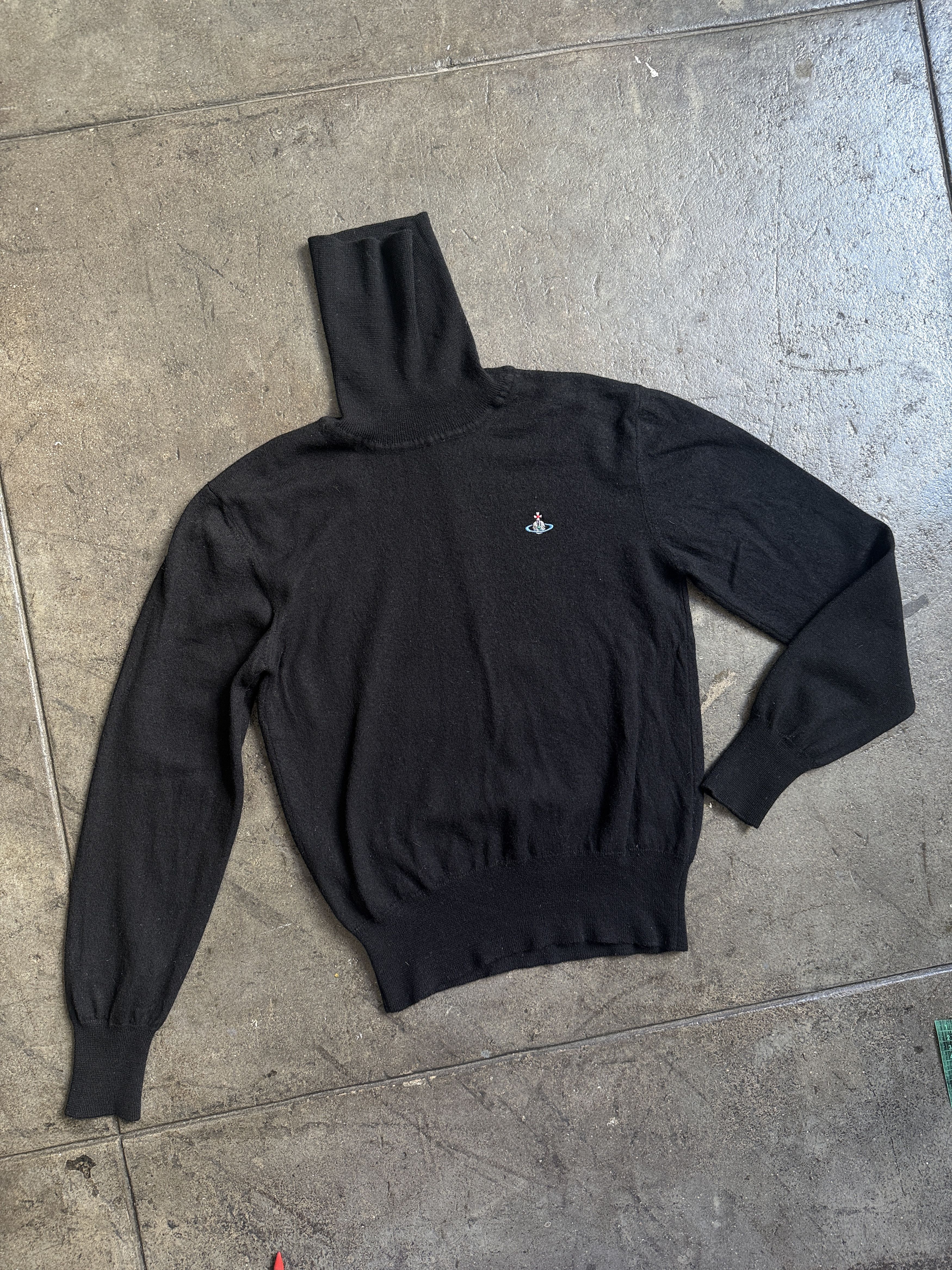 Vivienne Westwood 2018 Vivienne Westwood Black Turtleneck w/ Embroidered Orb Size M / US 6-8 / IT 42-44 - 1 Thumbnail