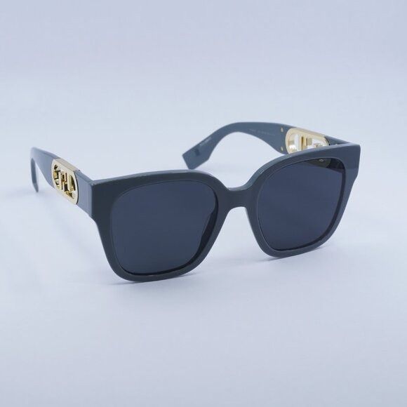 Fendi Fendi FE40063I 20A Sunglasses Transparent Grey Square Frame Size ONE SIZE - 4 Thumbnail