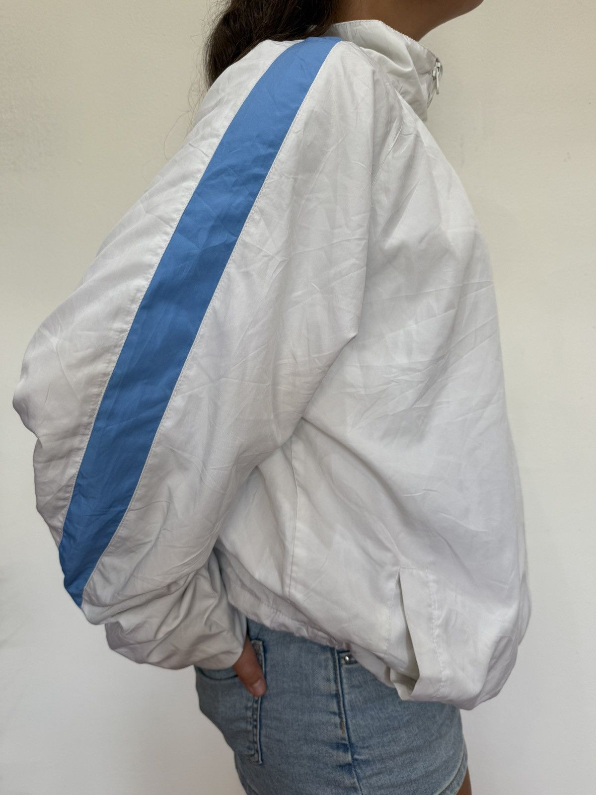 Nike Vintage Nike Windbreaker Jacket White & Blue Unisex Size US M / EU 48-50 / 2 - 4 Thumbnail