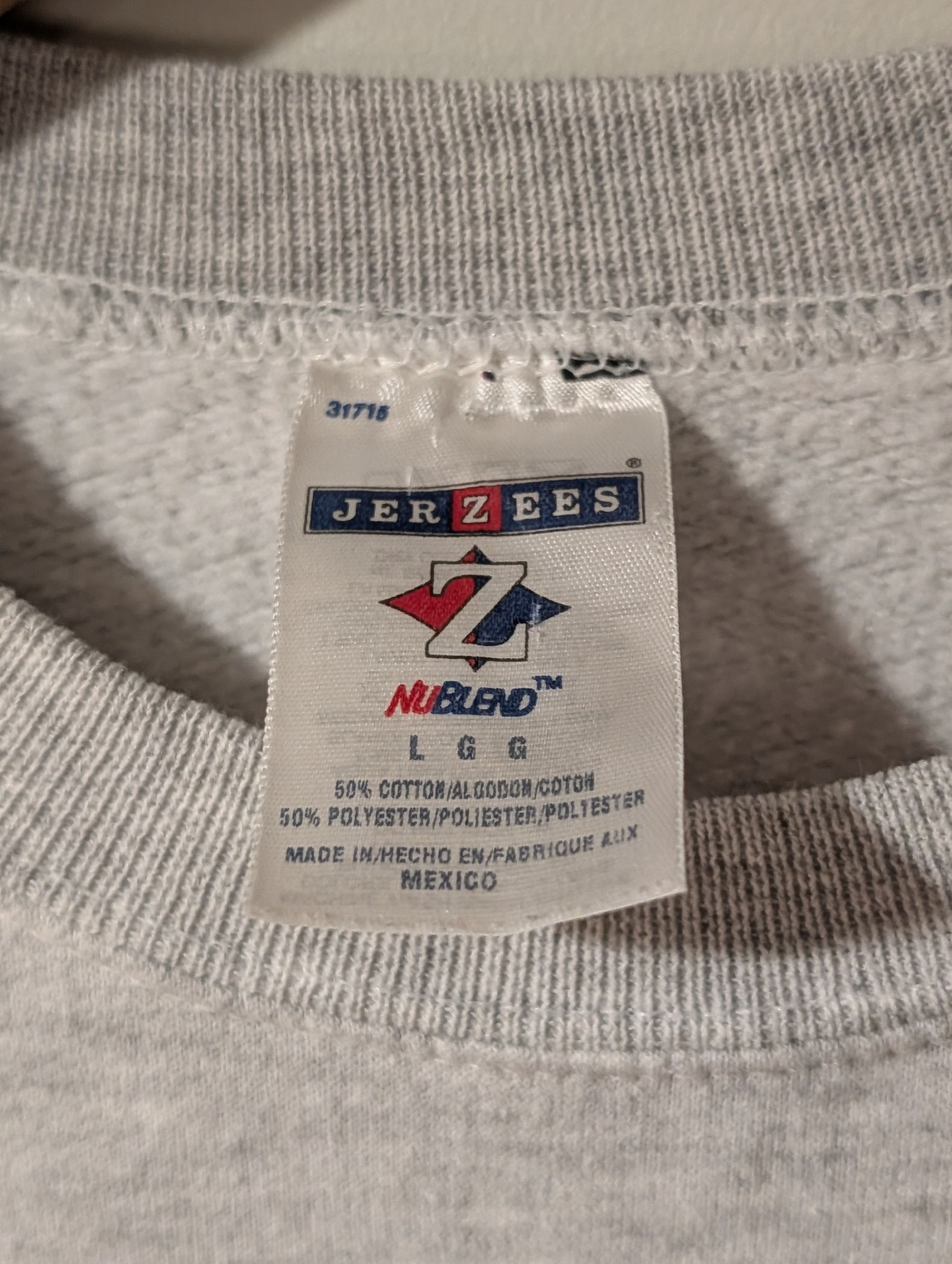 Walmart Vintage 90s Walmart Delivering Smiles Shopping Sweatshirt Size US L / EU 52-54 / 3 - 3 Thumbnail
