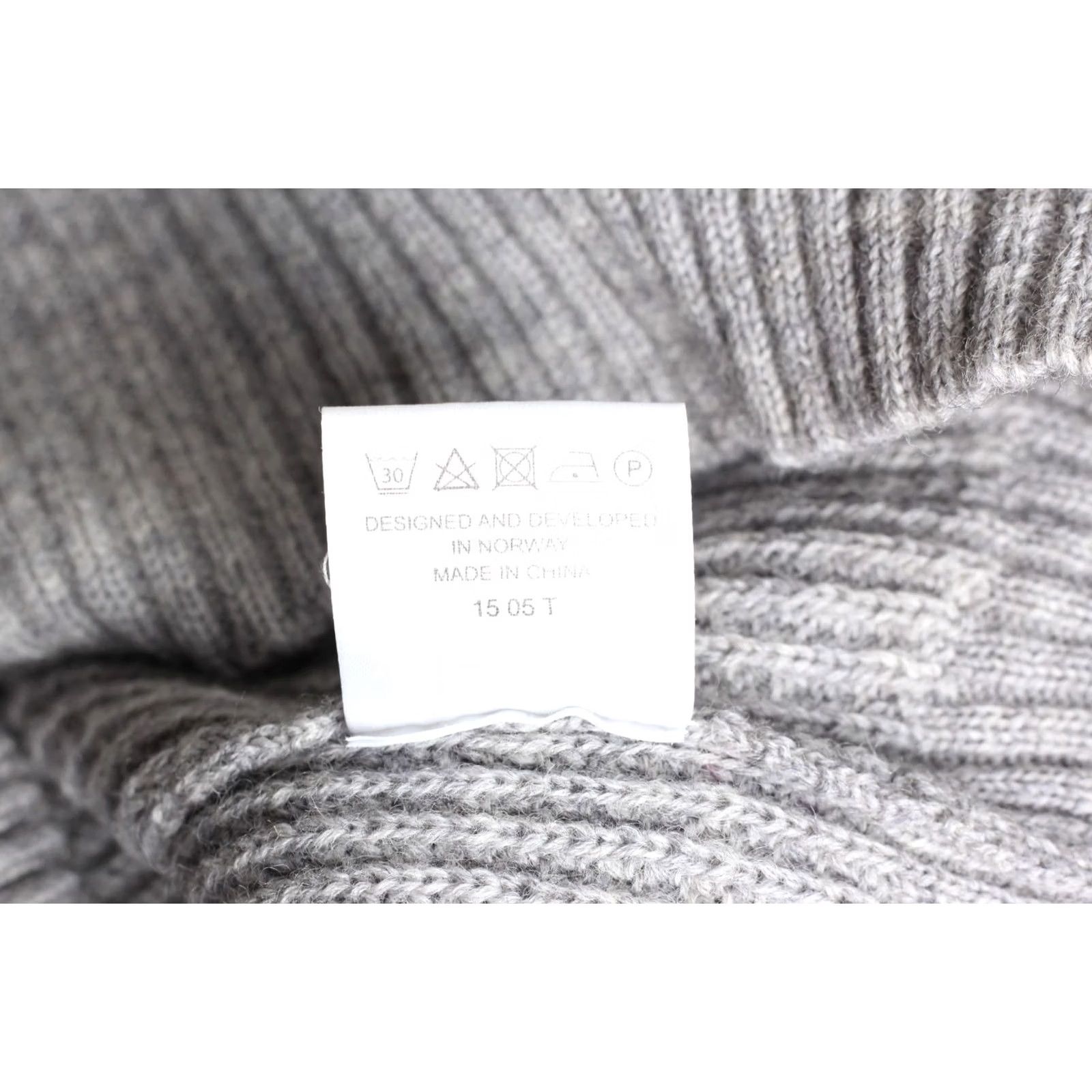 Vintage VINTAGE DEVOLD Nordic Jumper Wool Griffin Varde Zip Neck Women Size S Grey High Neck 1/4 Zip Pullover 100% Wool Mens? Size S / US 4 / IT 40 - 7 Thumbnail