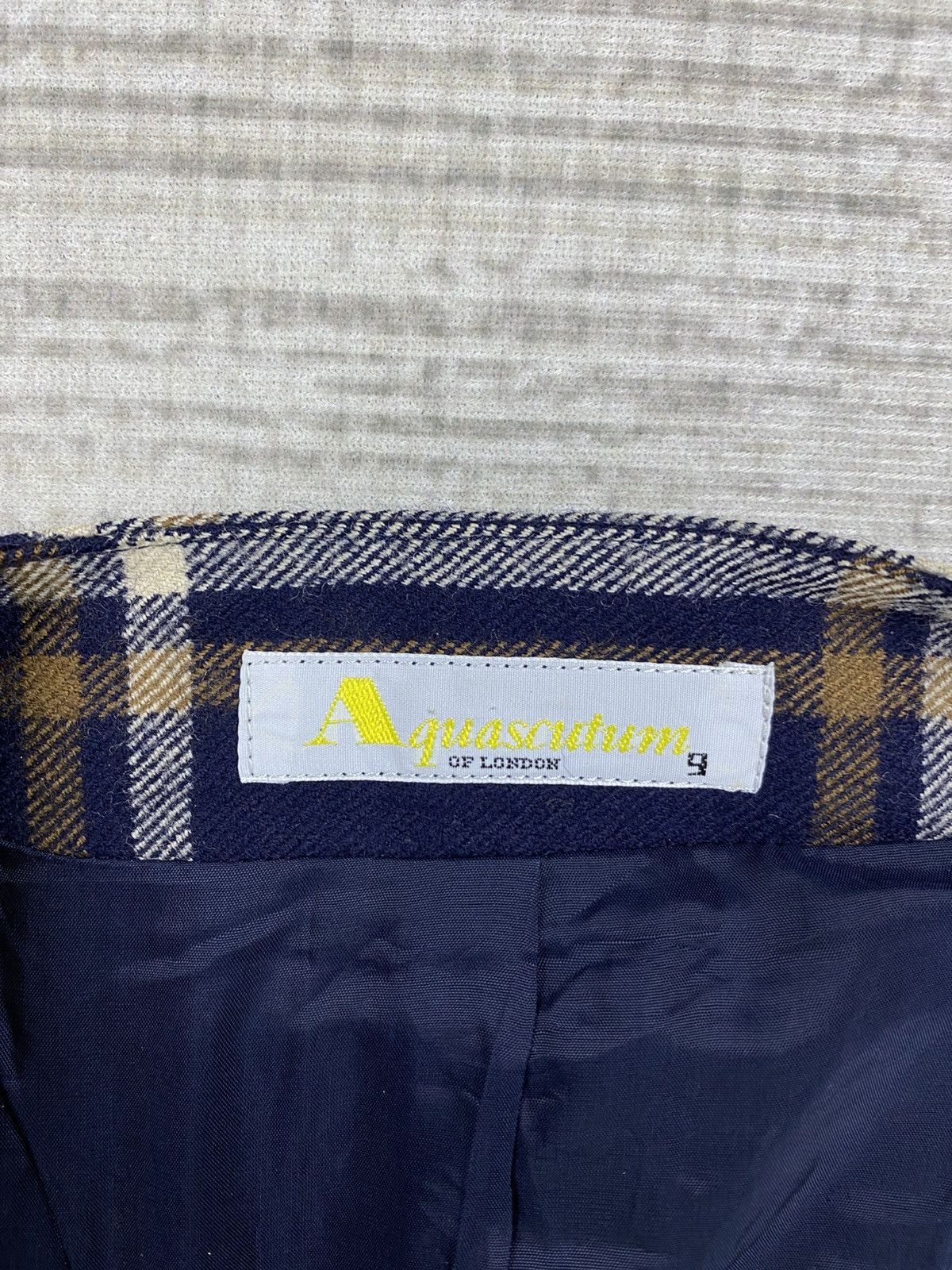 Aquascutum Vintage Aquascutum Navy Blue Plaid Coat Jacket Size M / US 6-8 / IT 42-44 - 11 Thumbnail