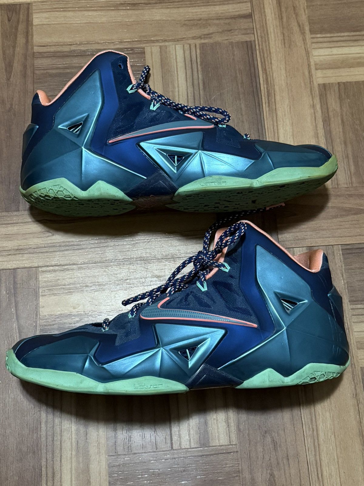 Nike Nike LeBron 11 Akron vs. Miami Size US 10.5 / EU 43-44 - 1 Thumbnail