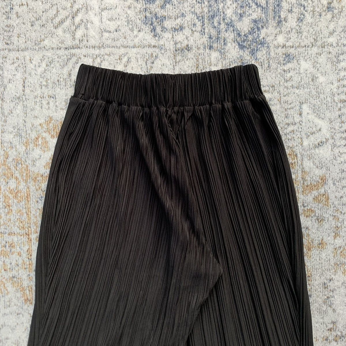 Japanese Brand Rare Japanese Brand Raf Issey Style Pleats Flared Pants Size US 32 / EU 48 - 6 Thumbnail