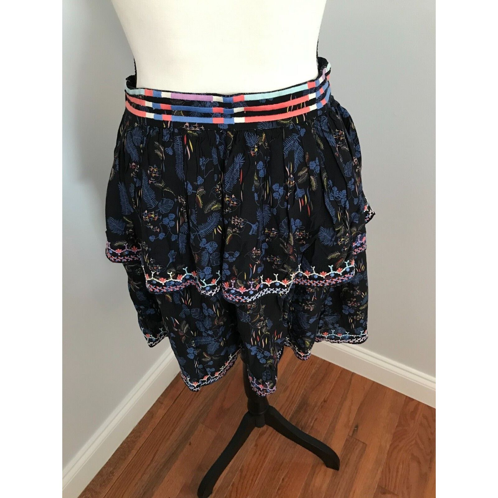 Anthropologie Anthropologie Let Me Be Tiered Boho Floral Print Mini Skirt Size 30" / US 8 / IT 44 - 3 Thumbnail