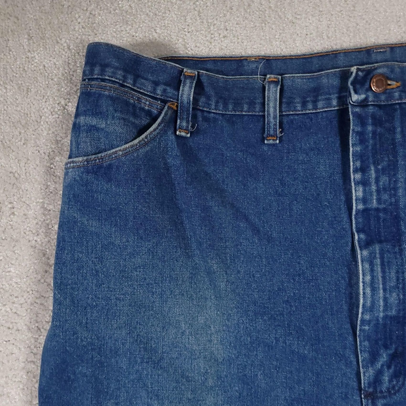 Wrangler Wrangler Jeans Mens 46 Regular Denim 945DEN Straight USA Made Blue 5-Pocket Zip Fly Cowboy Regular Fit Size US 30 / EU 46 - 3 Thumbnail