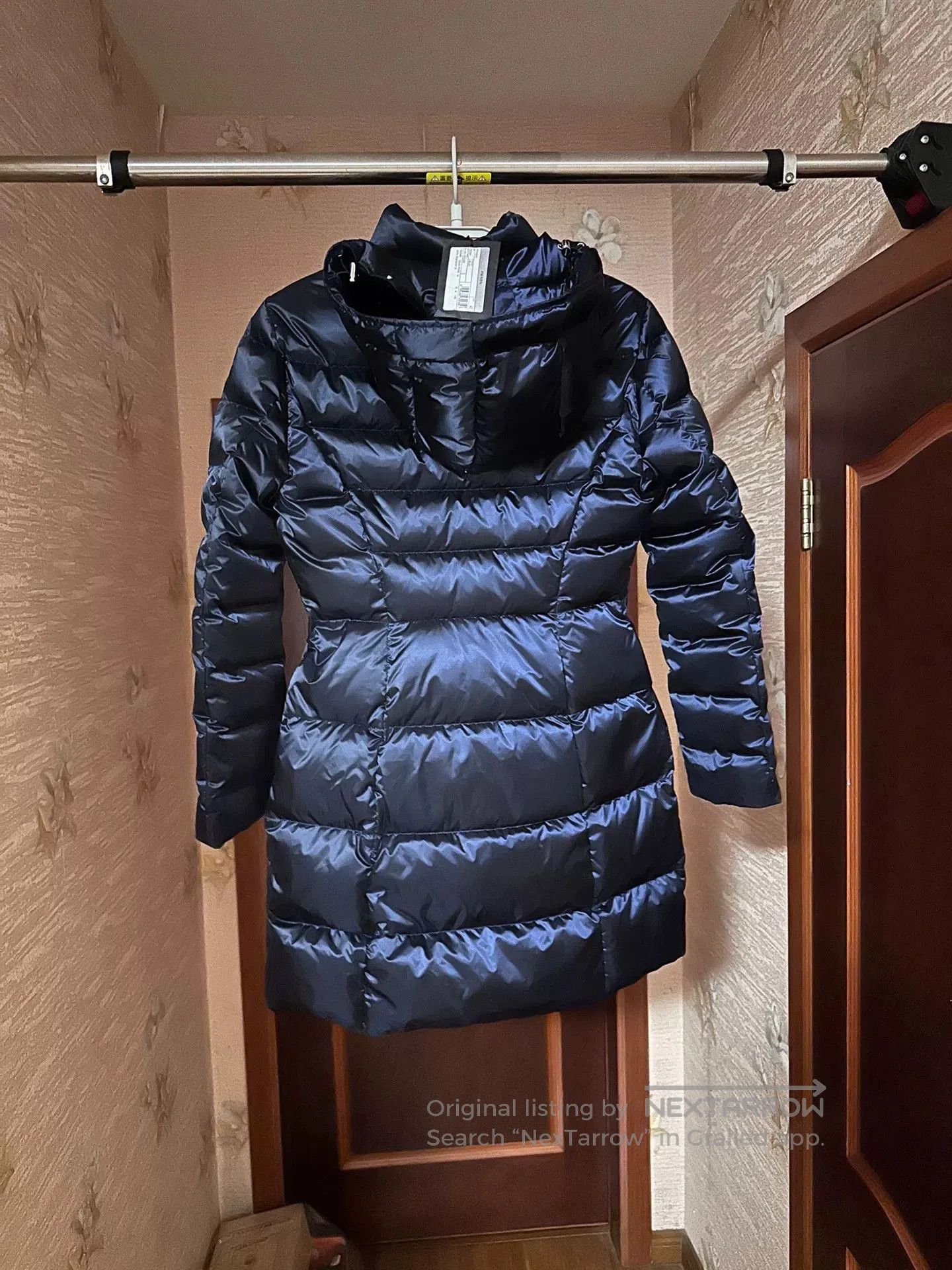 Prada Prada Women's Detachable Hat Down Jacket. Size M / US 6-8 / IT 42-44 - 2 Thumbnail