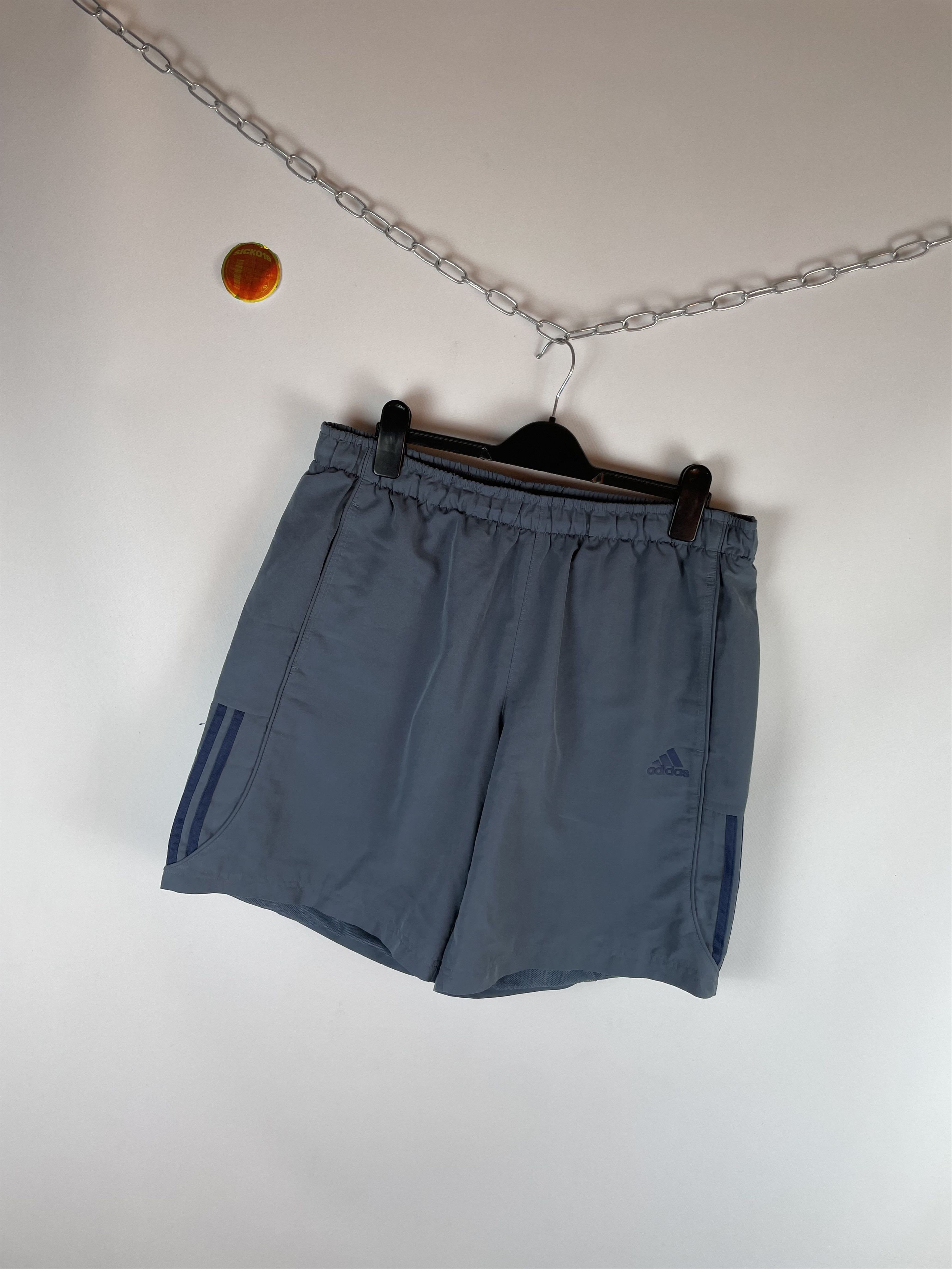 Adidas Vintage Adidas Shorts Y2k Size US 34 / EU 50 - 2 Thumbnail