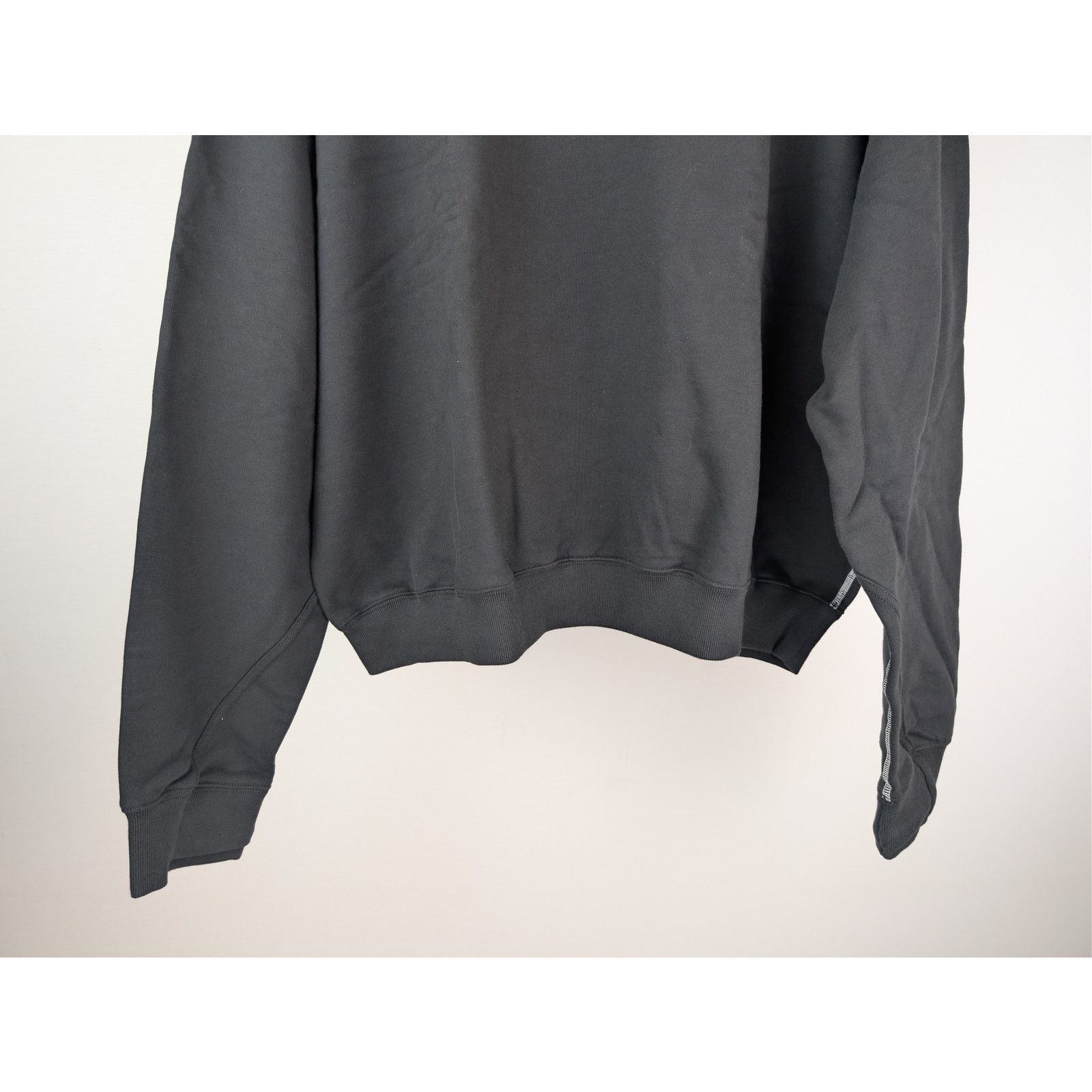 Adidas o1rshd1 Santa Monica Crewneck Sweatshirt in Black / White Size US XL / EU 56 / 4 - 5 Thumbnail