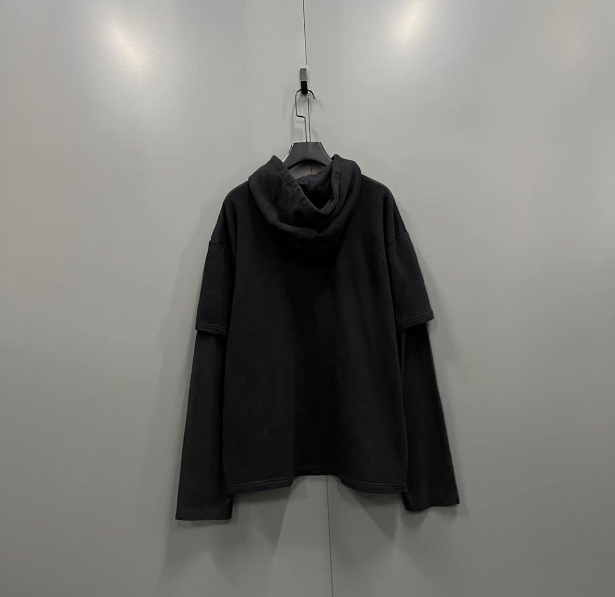 Vetements Vetements Logo Embroidered Fake Two-Piece Hoodie J41 Size US S / EU 44-46 / 1 - 2 Thumbnail