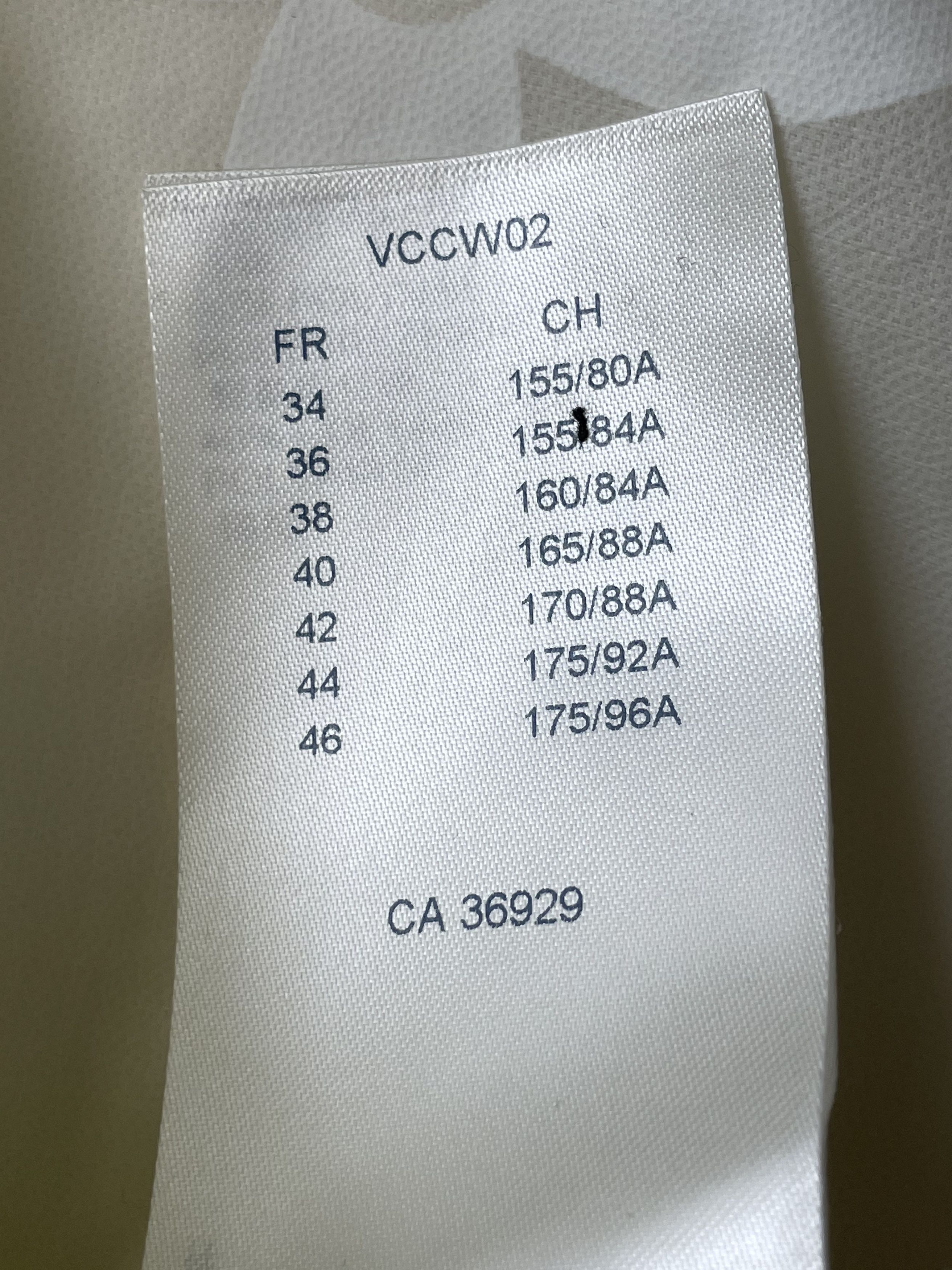 Louis Vuitton Louis Vuitton Full Logo Zippered Assault Jacket Size US S / EU 44-46 / 1 - 16 Thumbnail