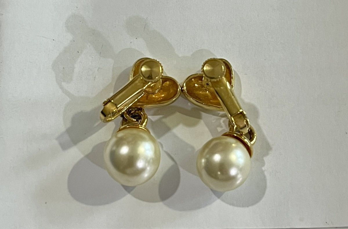 Love Moschino Vintage Moschino Gold Plated Heart Shaped Pearl Earrings Size ONE SIZE - 2 Thumbnail